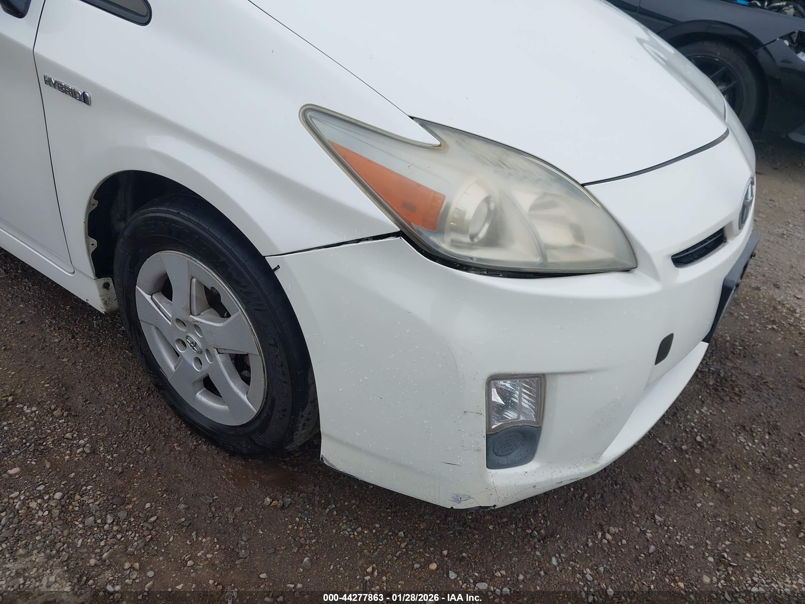 TOYOTA PRIUS image 6