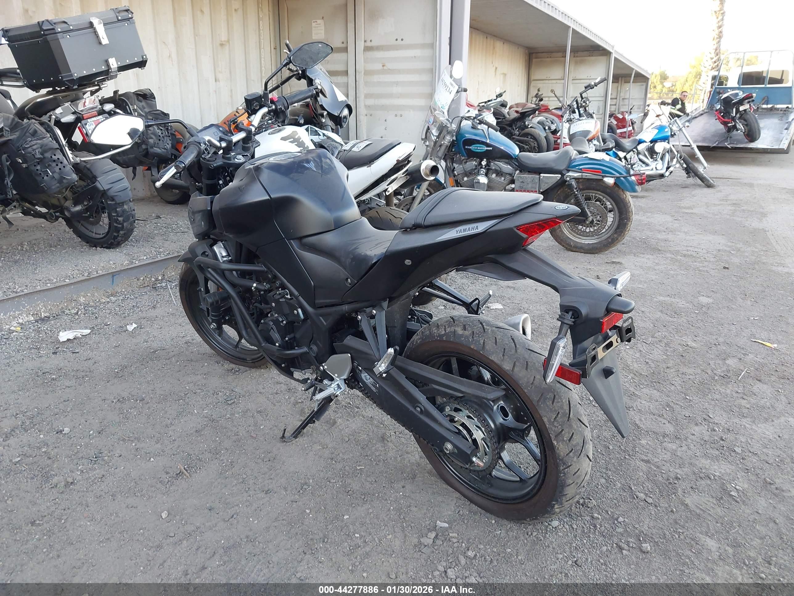 YAMAHA MT-03 image 3