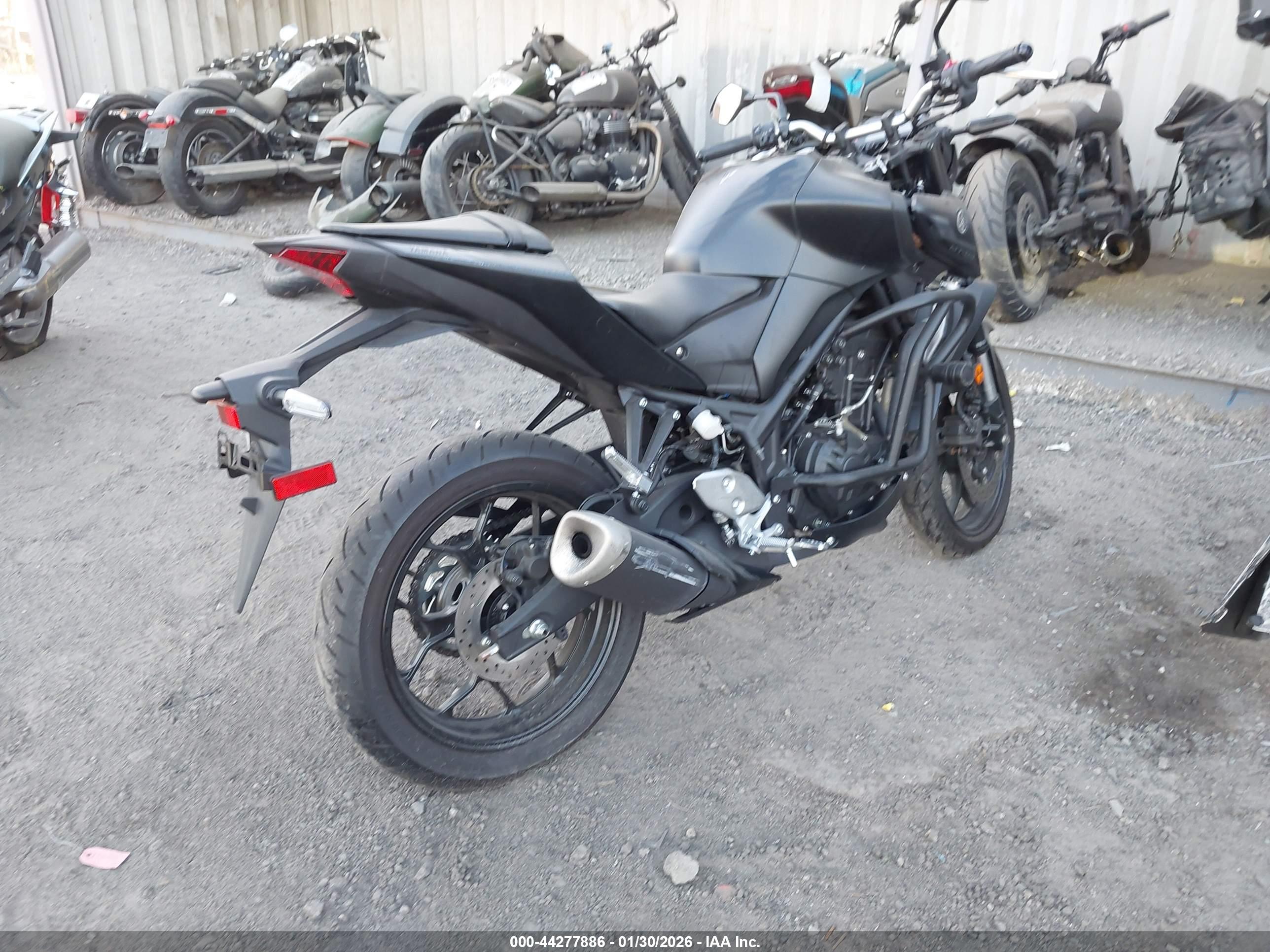 YAMAHA MT-03 image 4