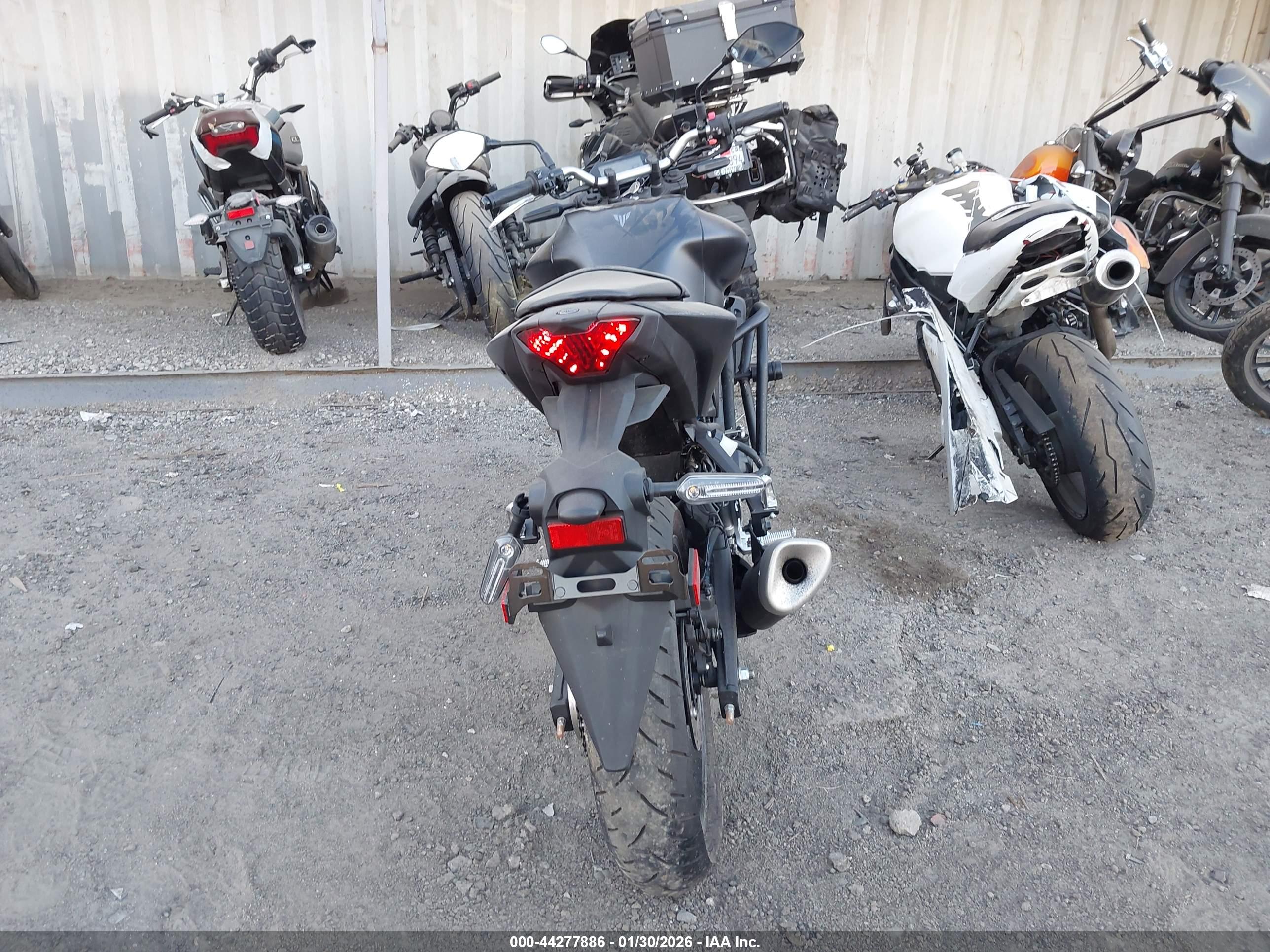 YAMAHA MT-03 image 6