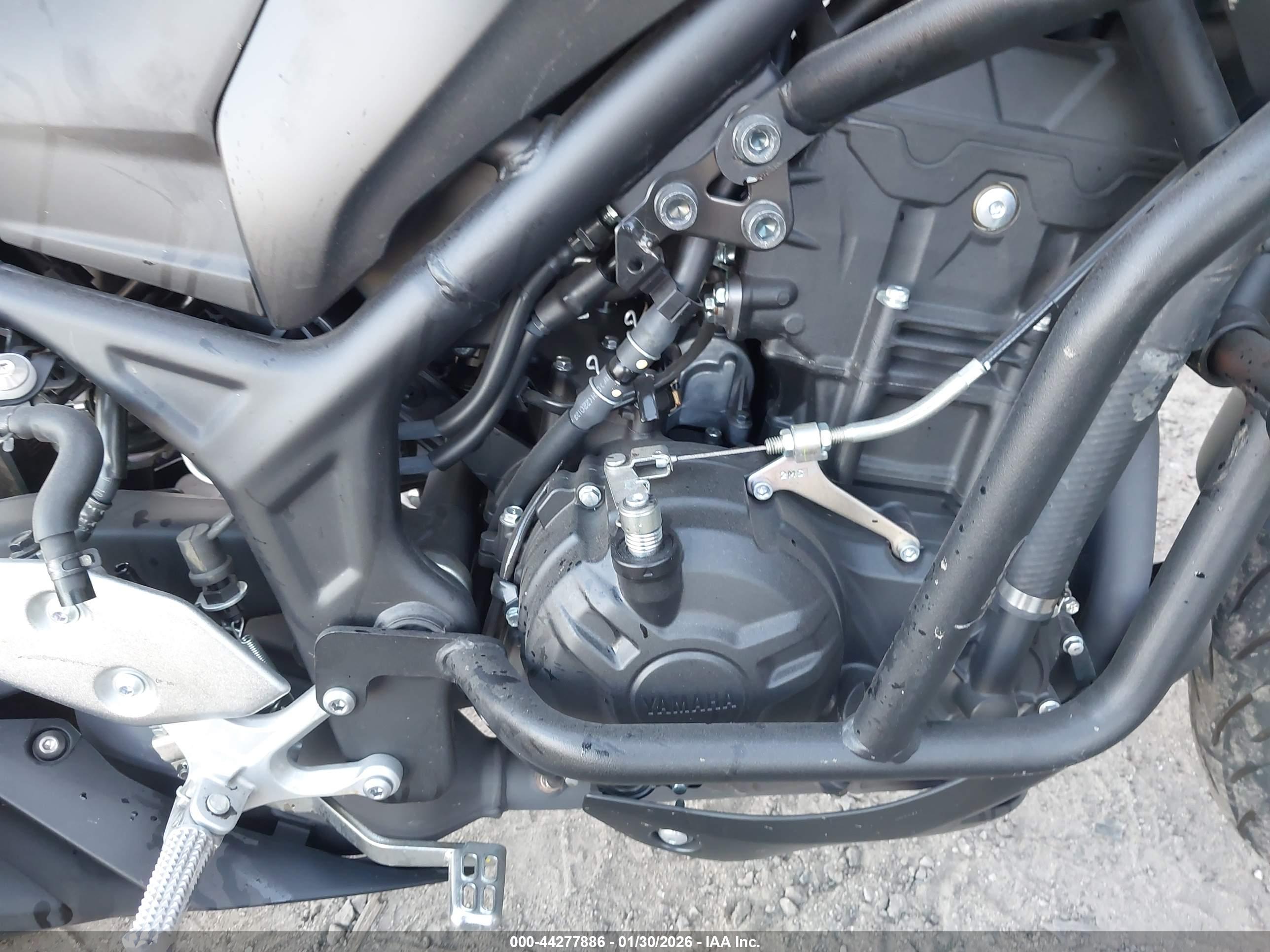 YAMAHA MT-03 image 8