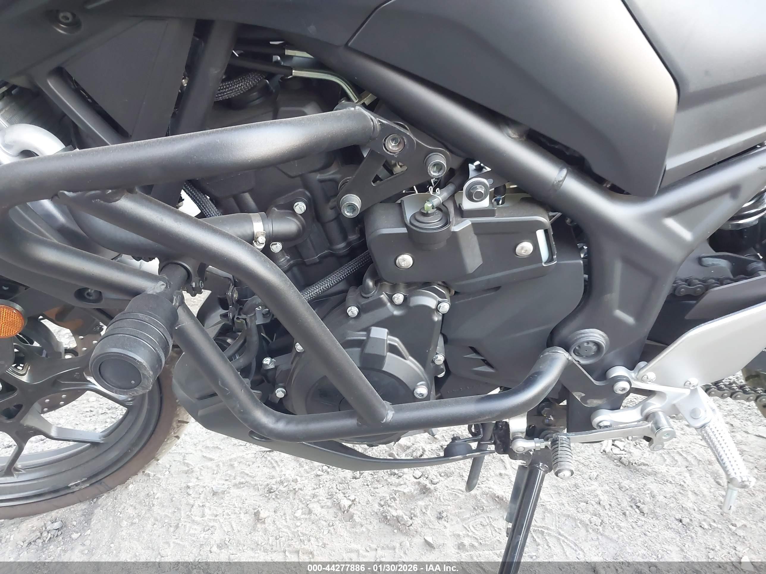 YAMAHA MT-03 image 9