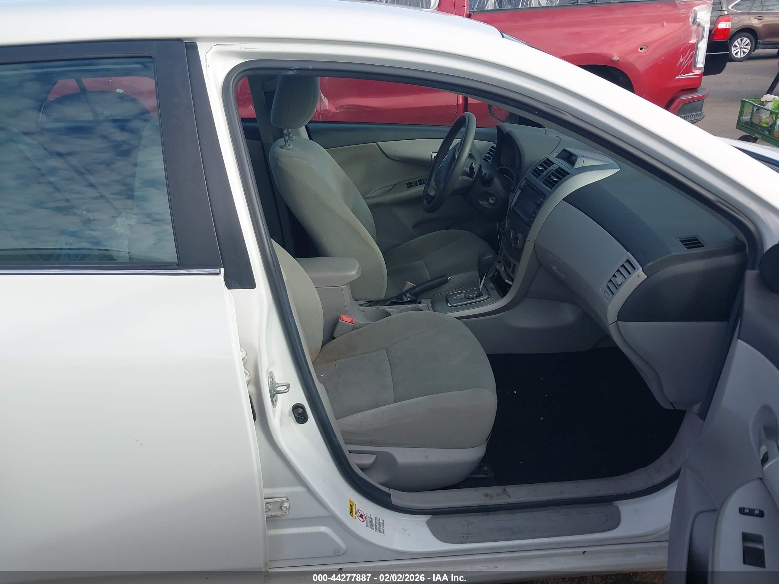 TOYOTA COROLLA image 5