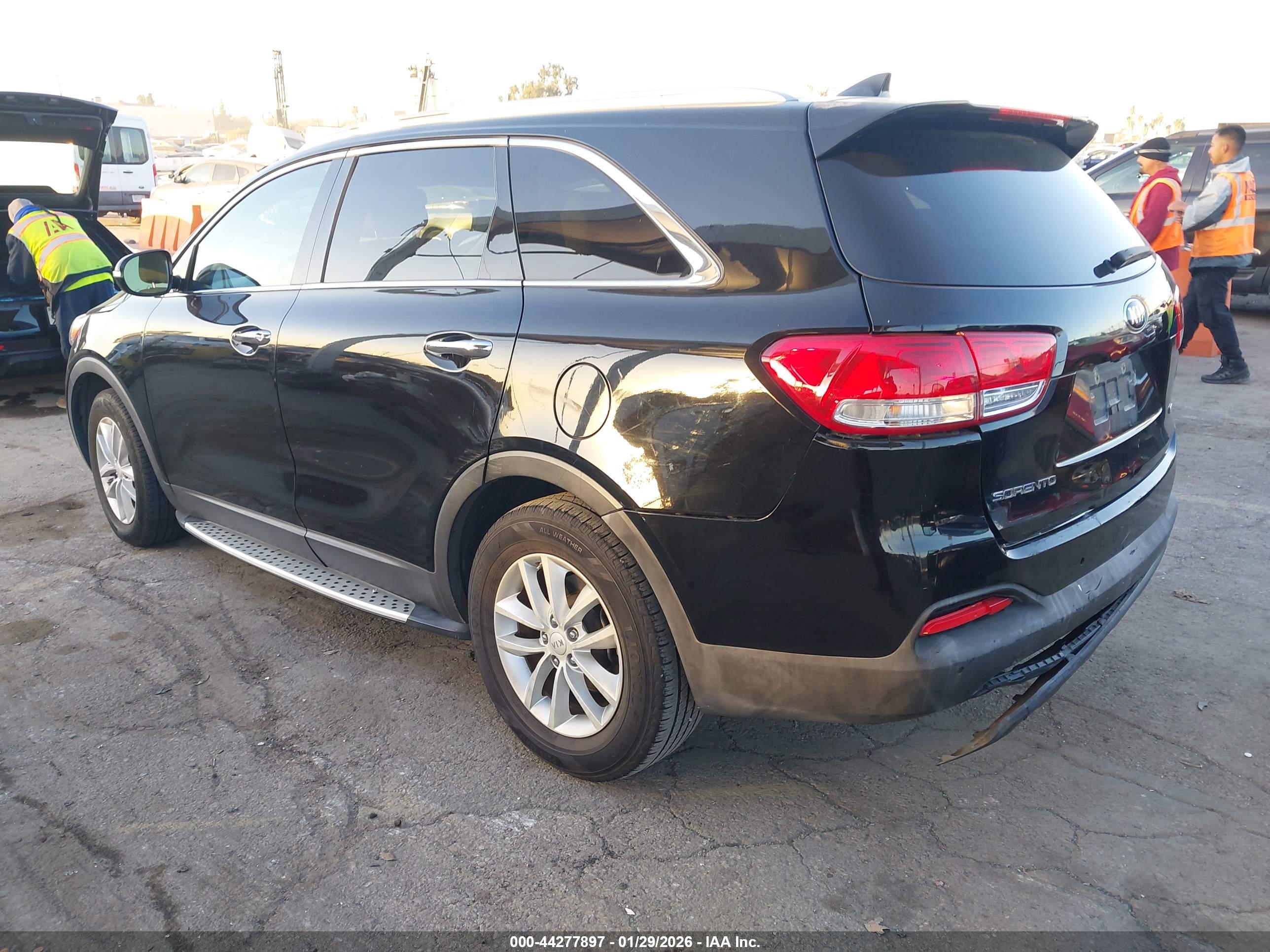 KIA SORENTO image 3