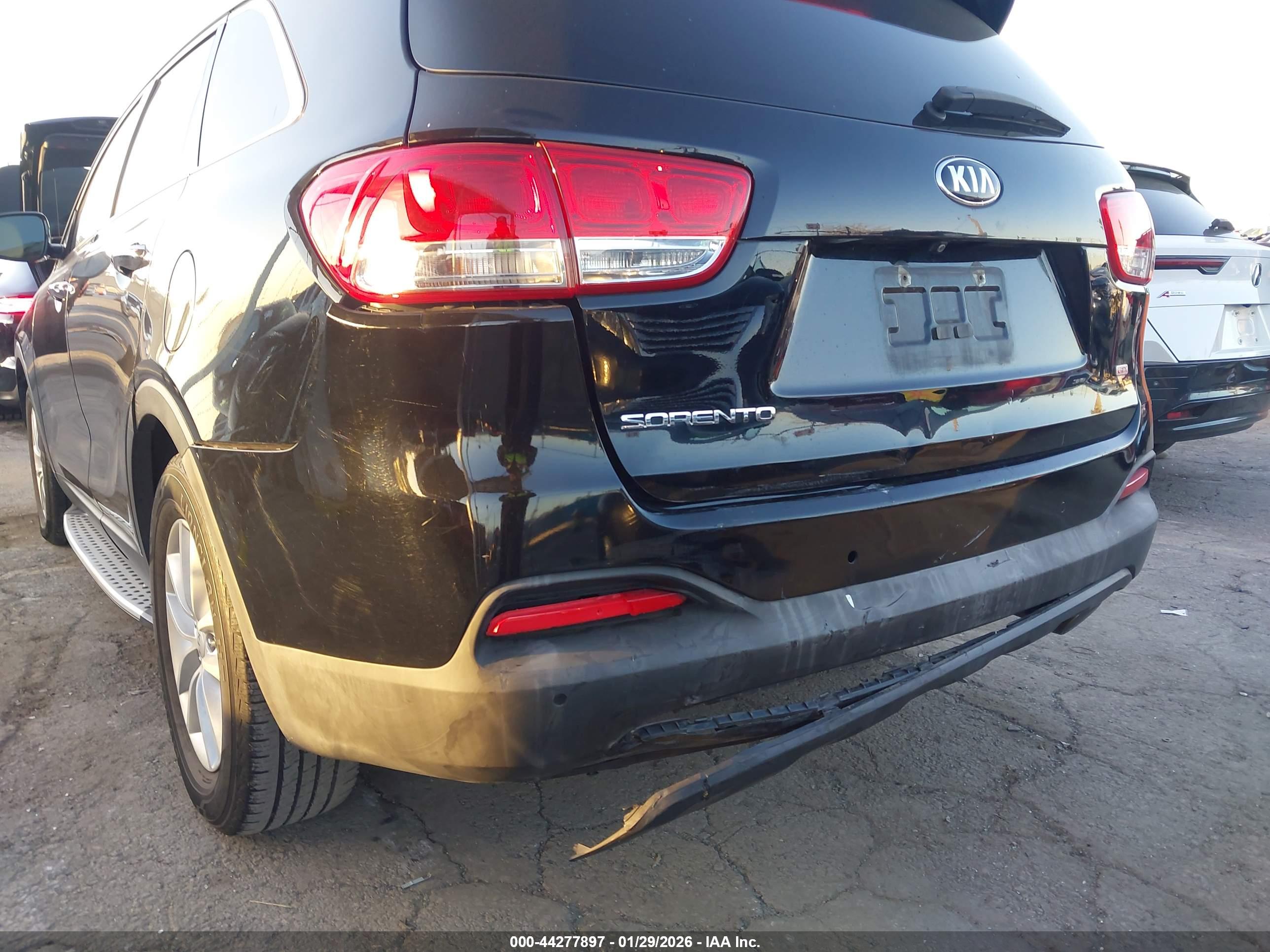 KIA SORENTO image 6
