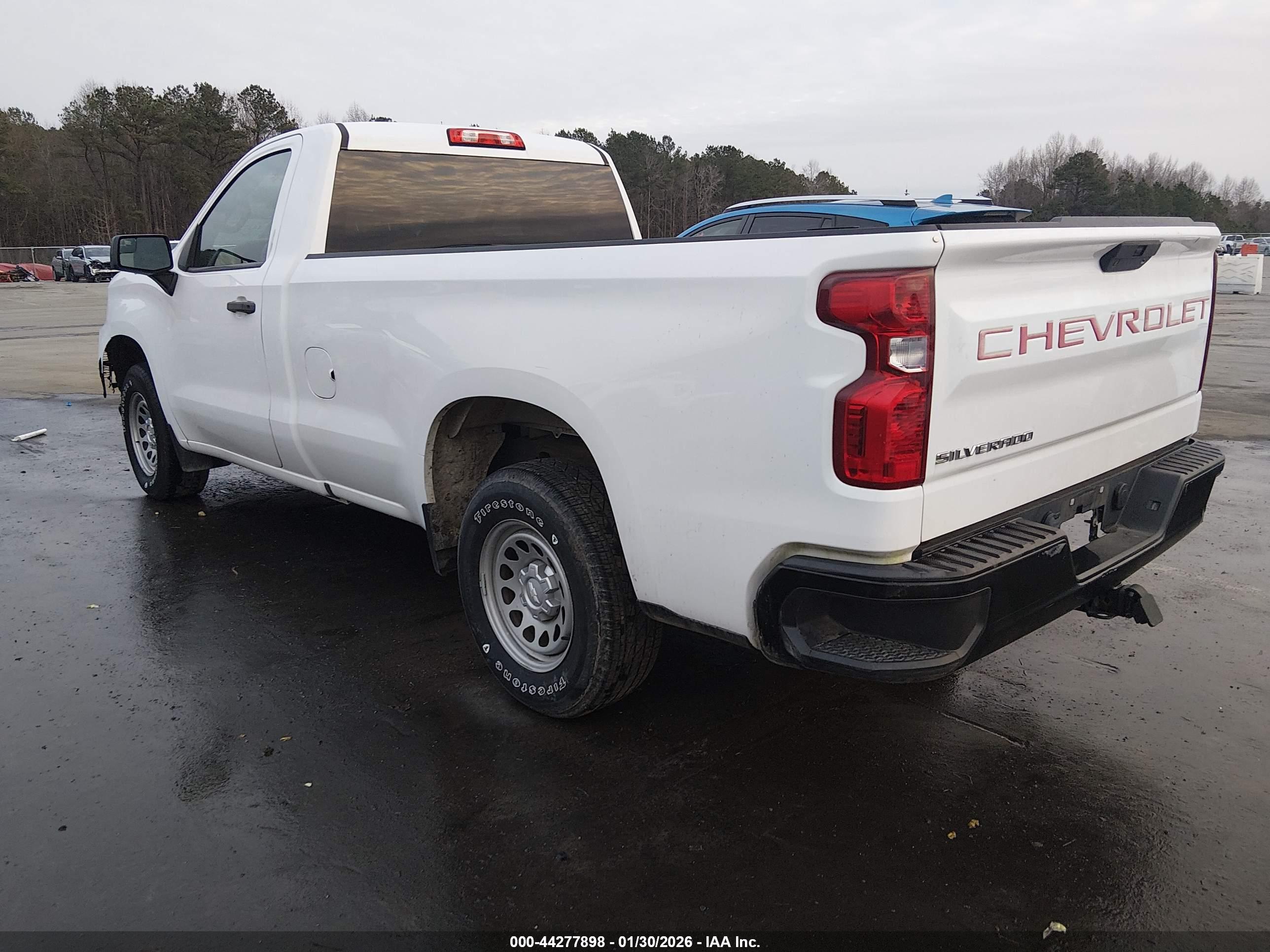 CHEVROLET SILVERADO image 3