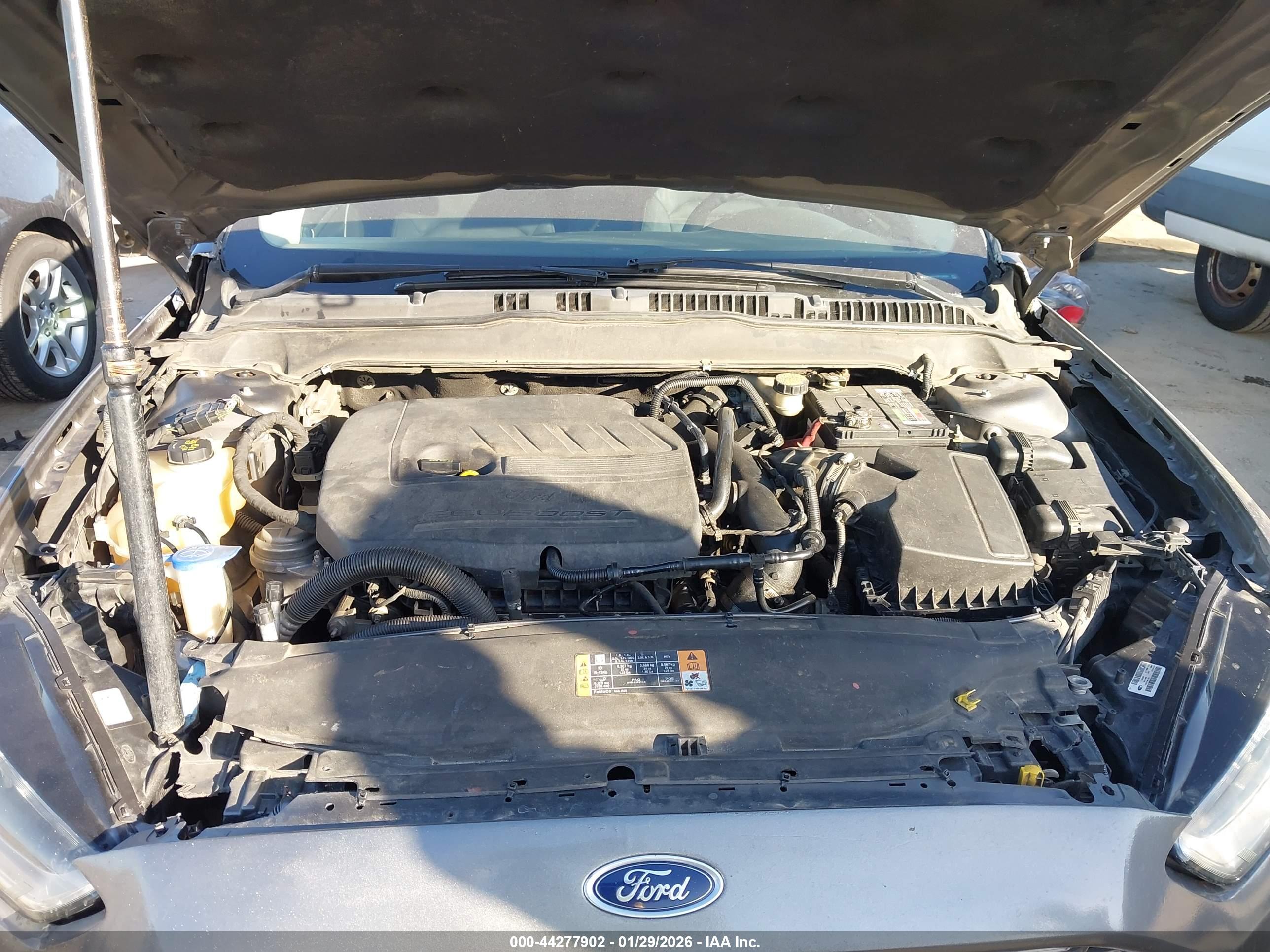 FORD FUSION image 10