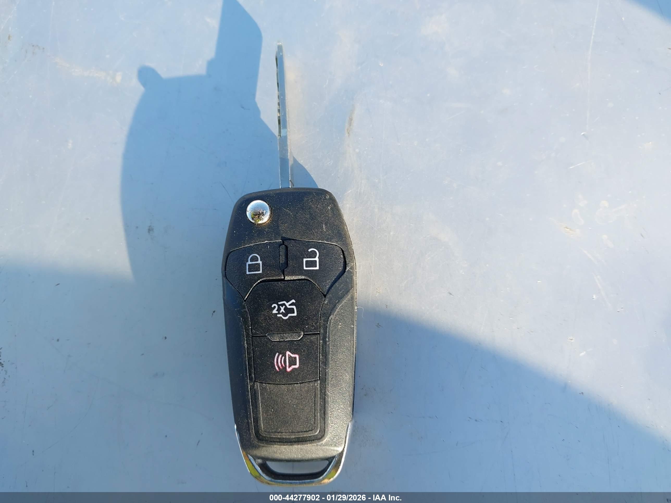 FORD FUSION image 11