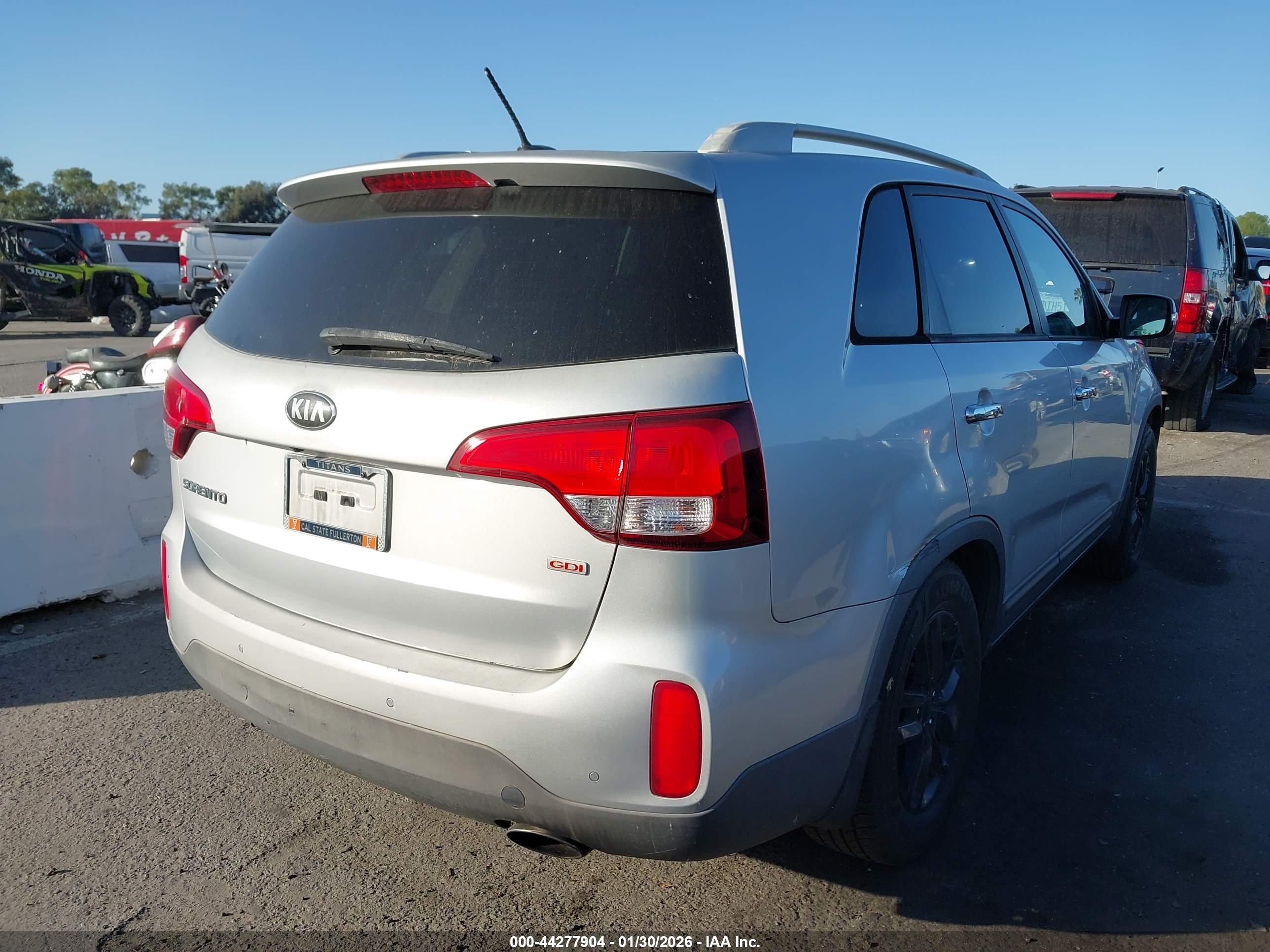 KIA SORENTO image 4