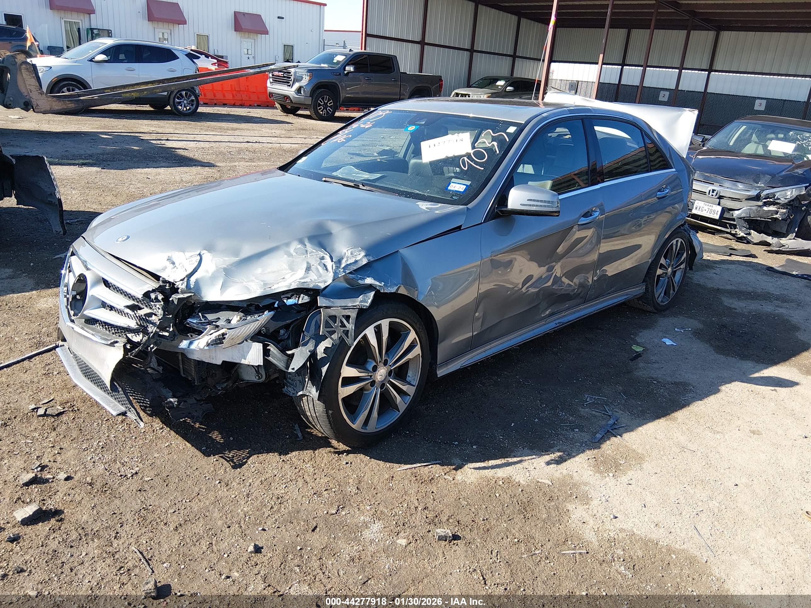 MERCEDES-BENZ E image 2