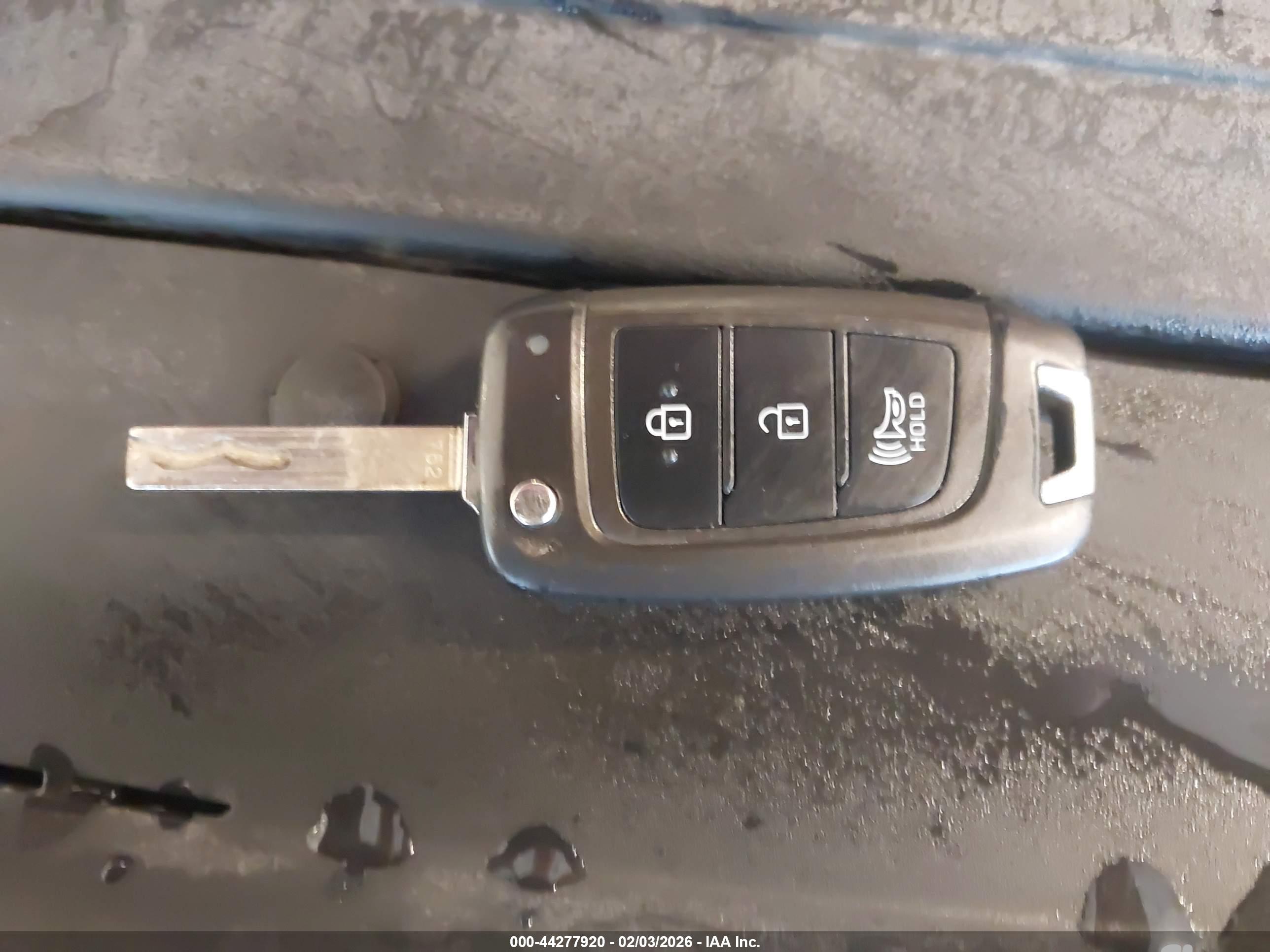 HYUNDAI VENUE image 11
