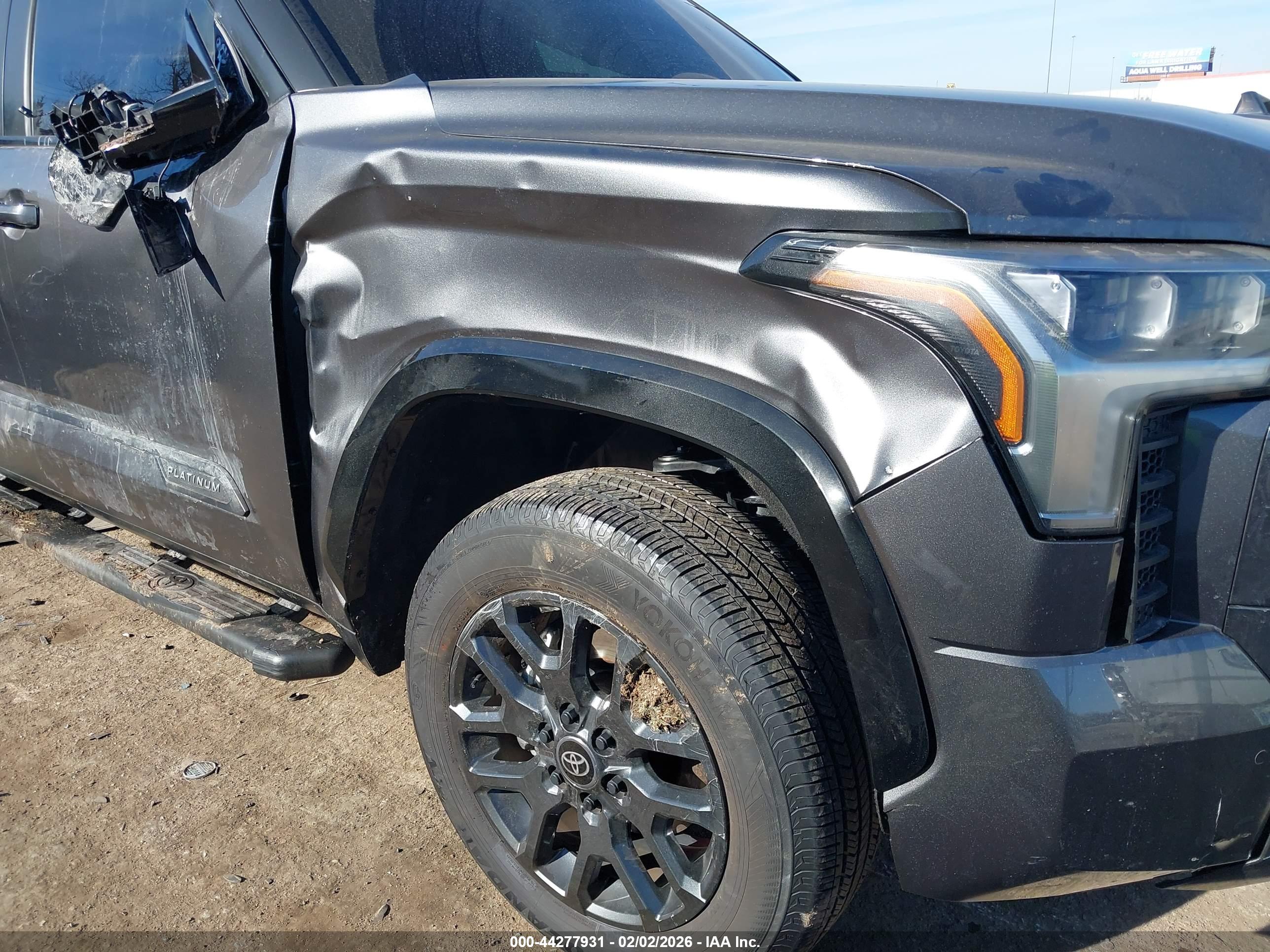 TOYOTA TUNDRA image 6