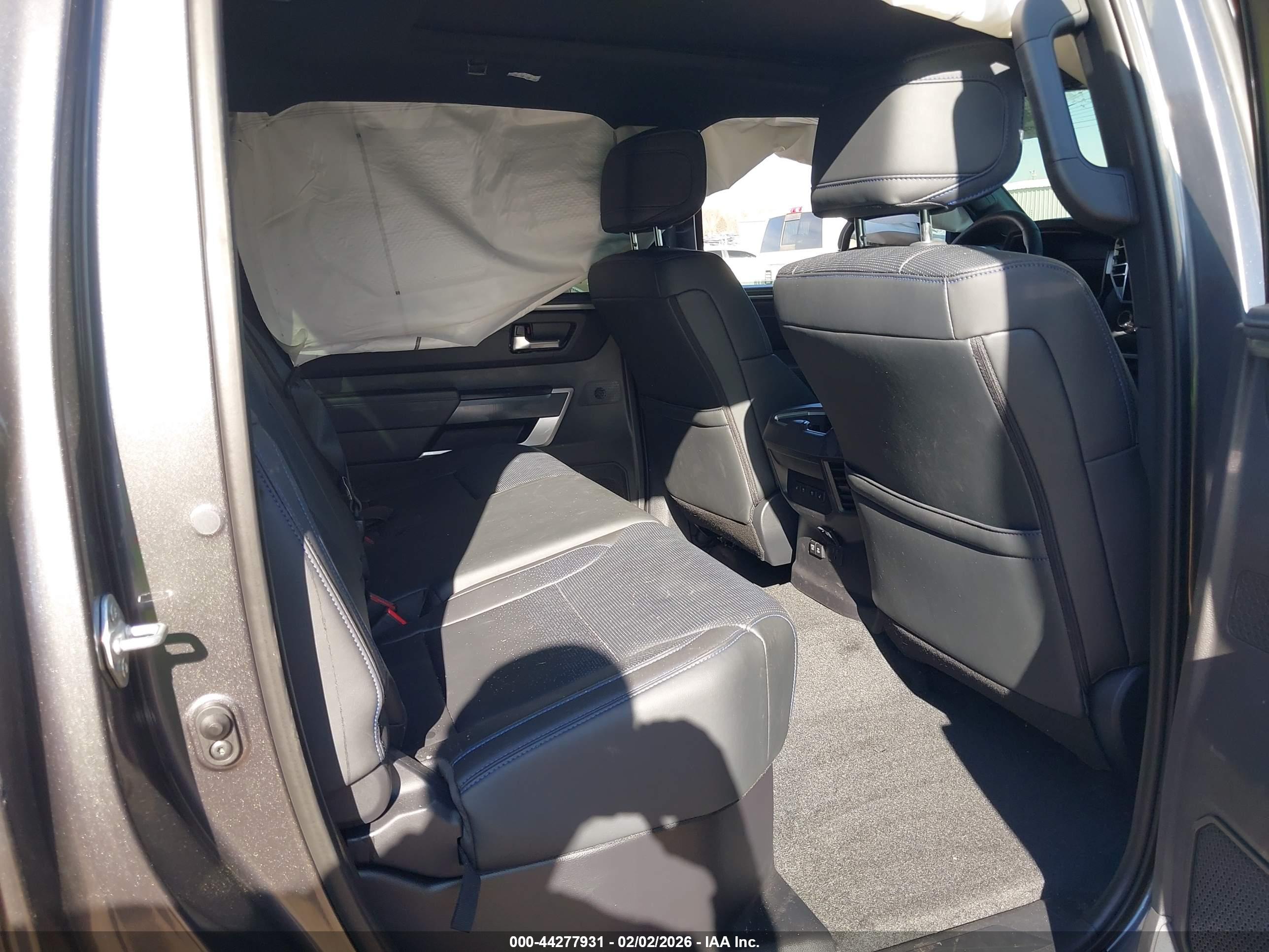 TOYOTA TUNDRA image 8