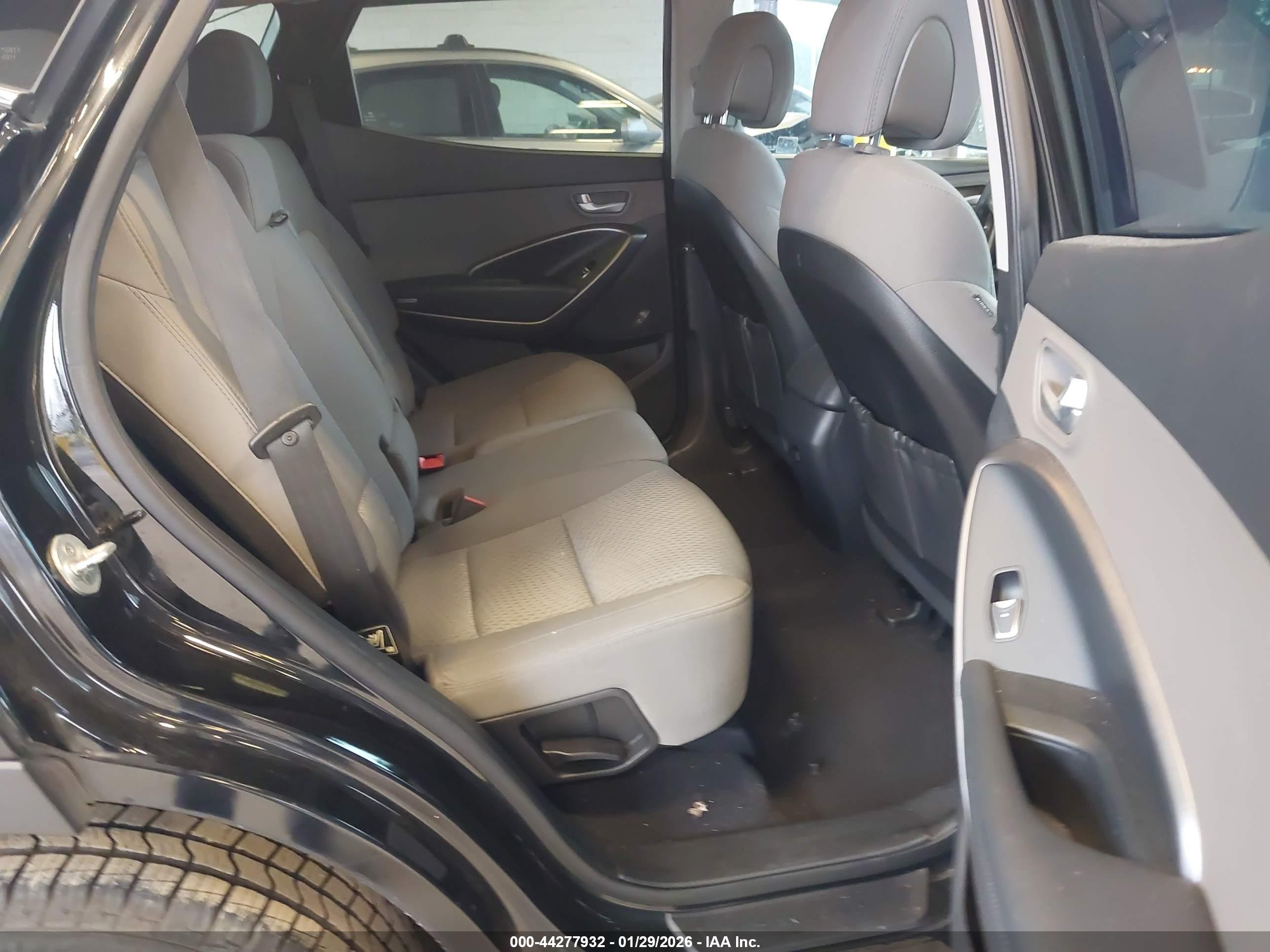 HYUNDAI SANTA image 8
