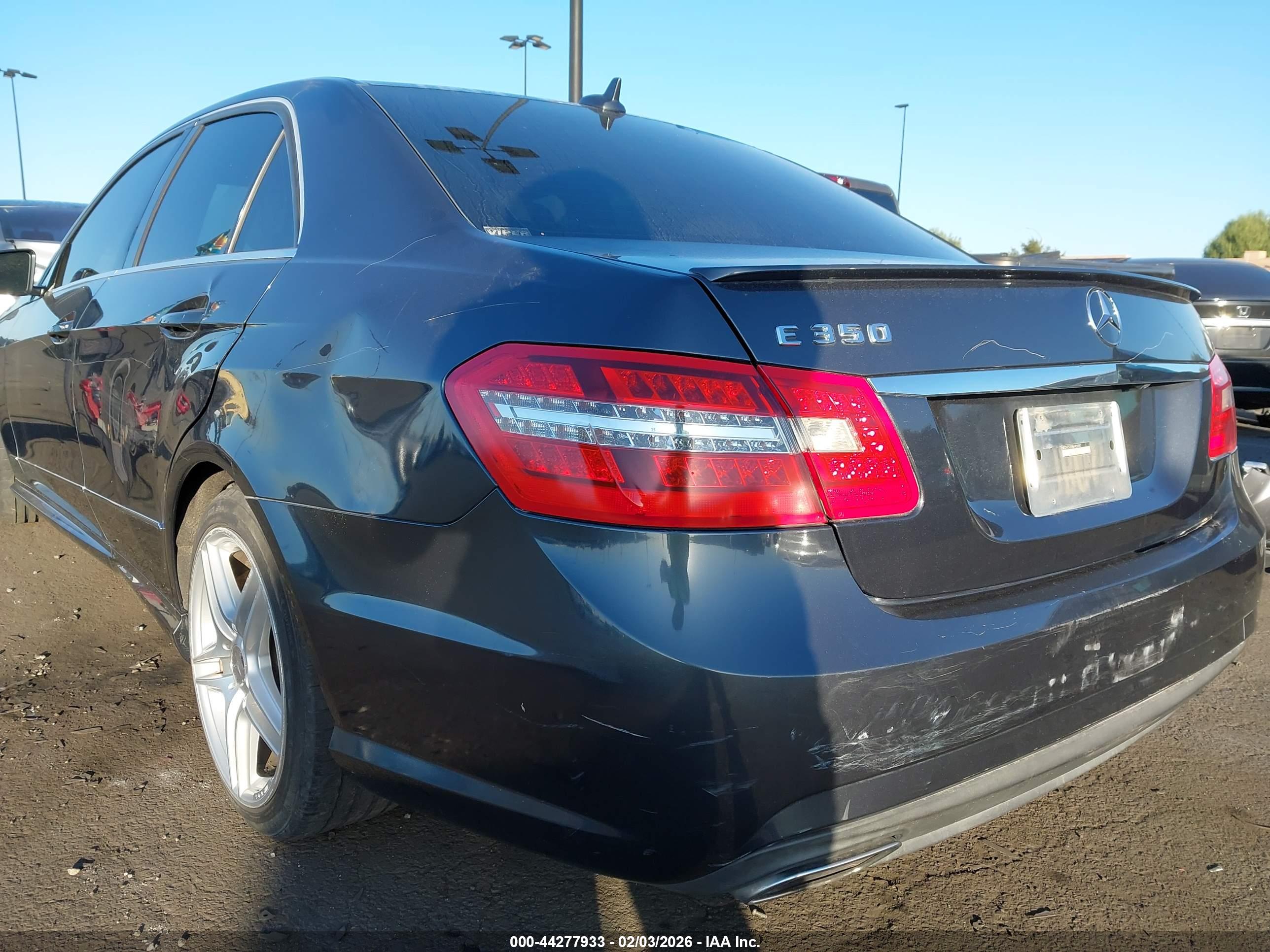 MERCEDES-BENZ E image 6