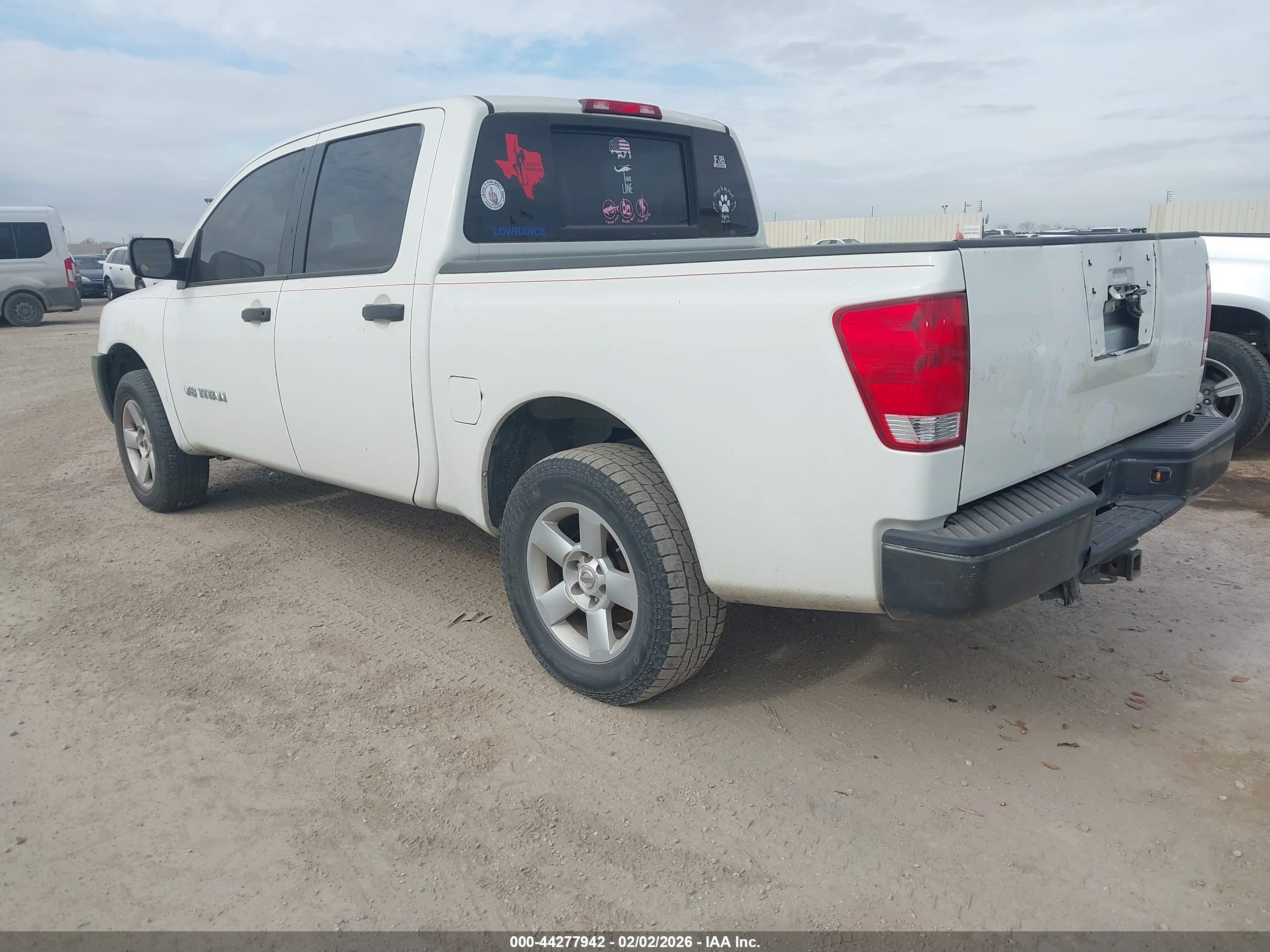NISSAN TITAN image 3