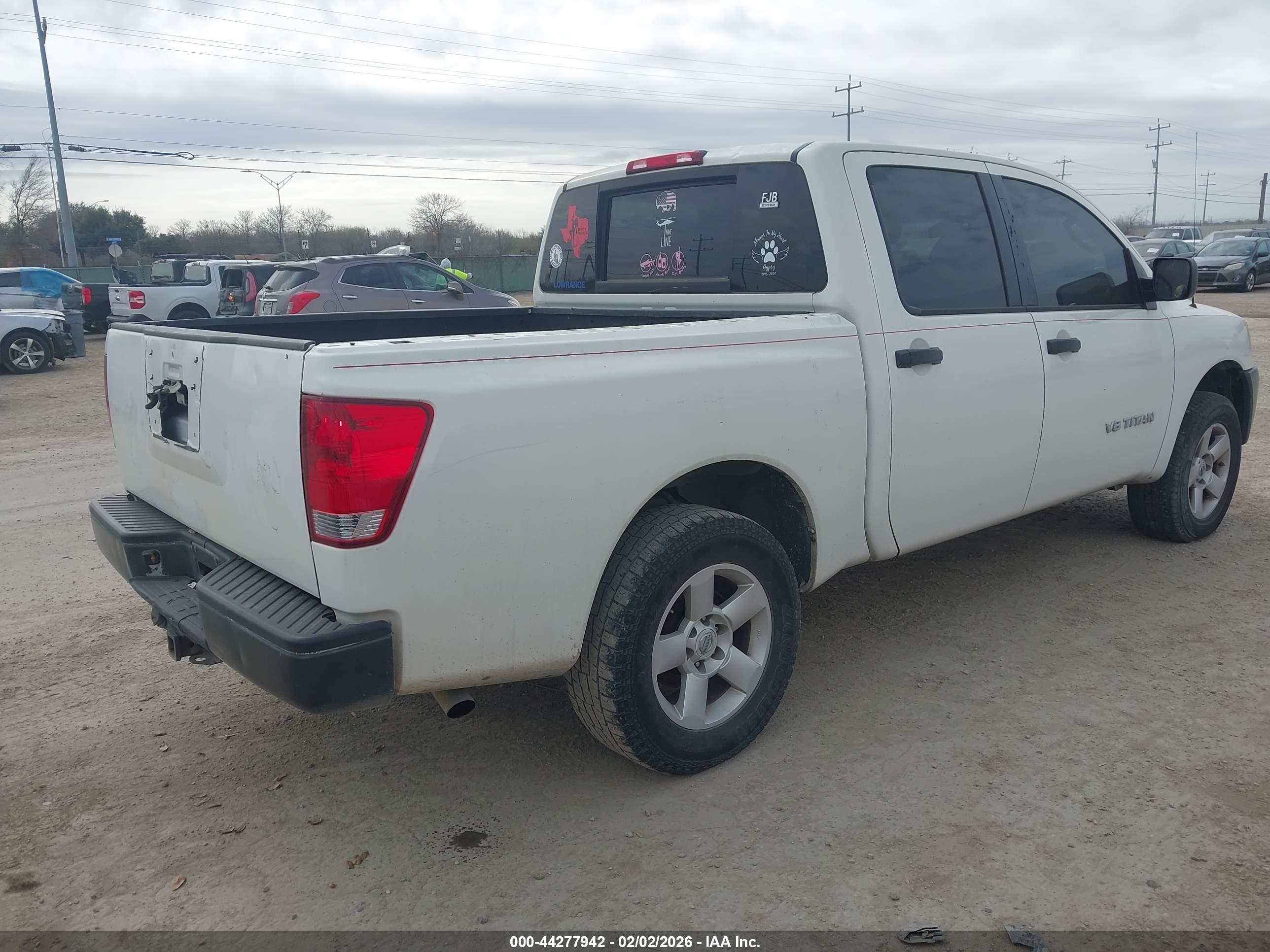 NISSAN TITAN image 4
