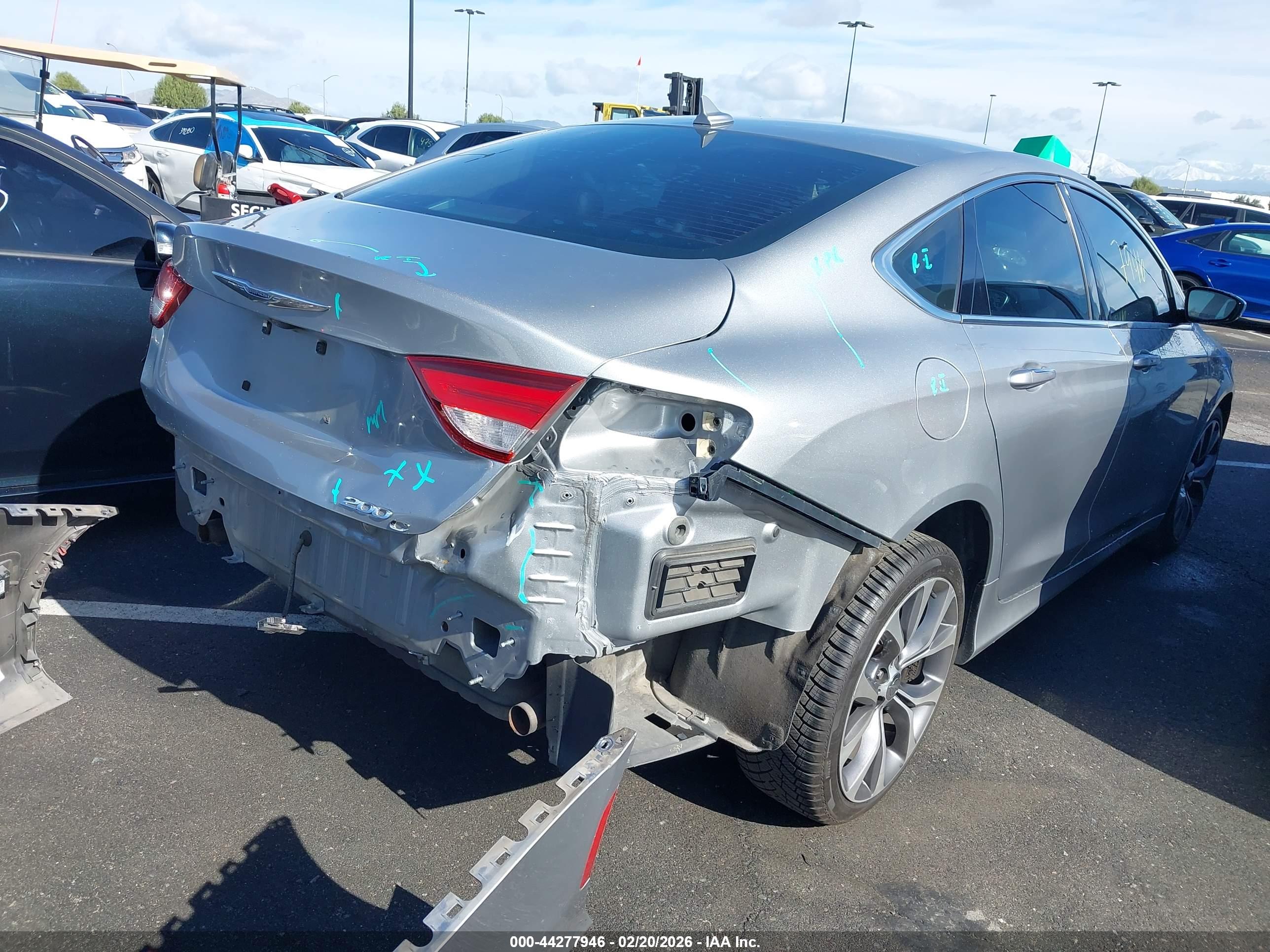 CHRYSLER 200 image 4