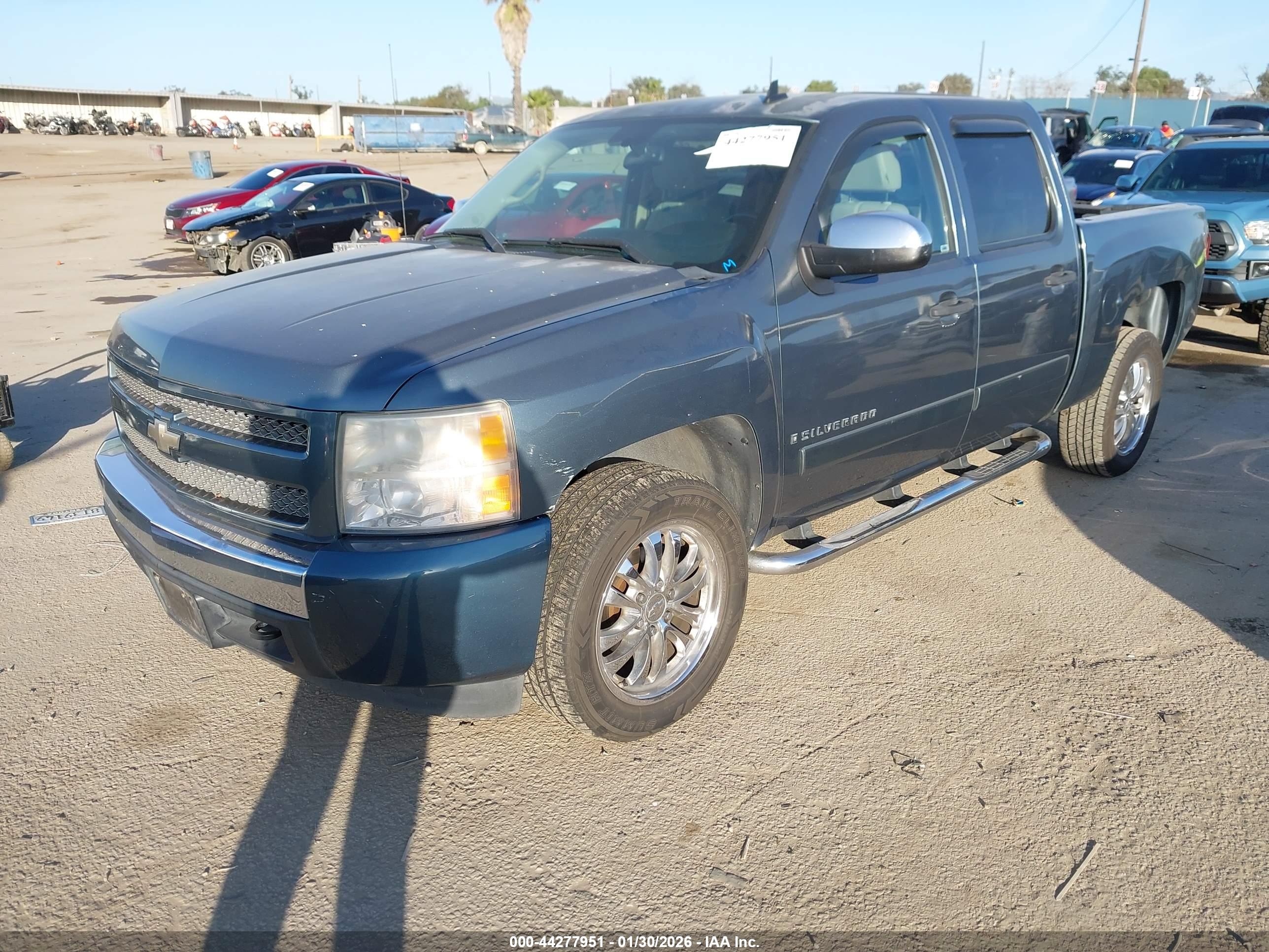 CHEVROLET SILVERADO image 2