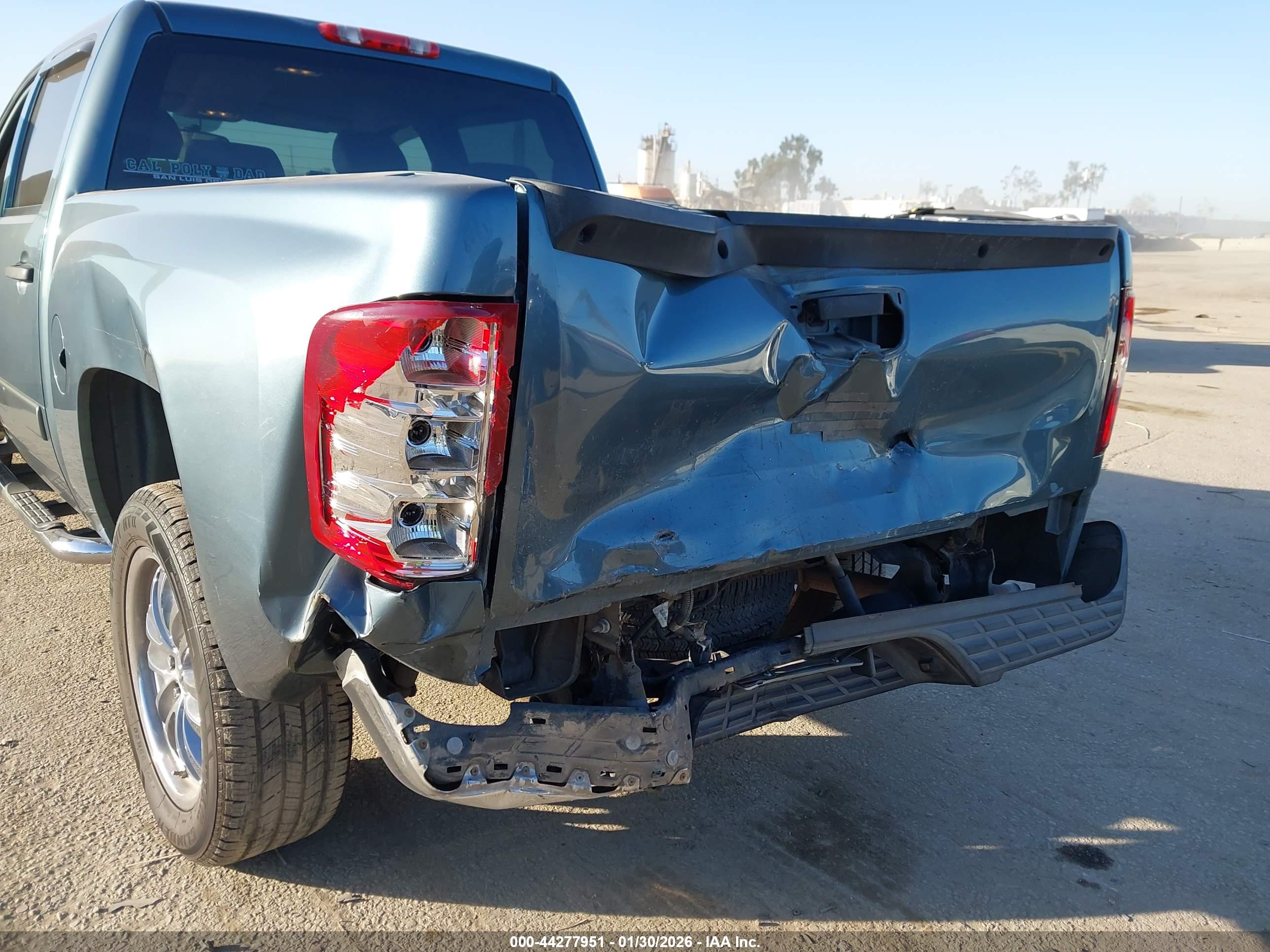CHEVROLET SILVERADO image 6