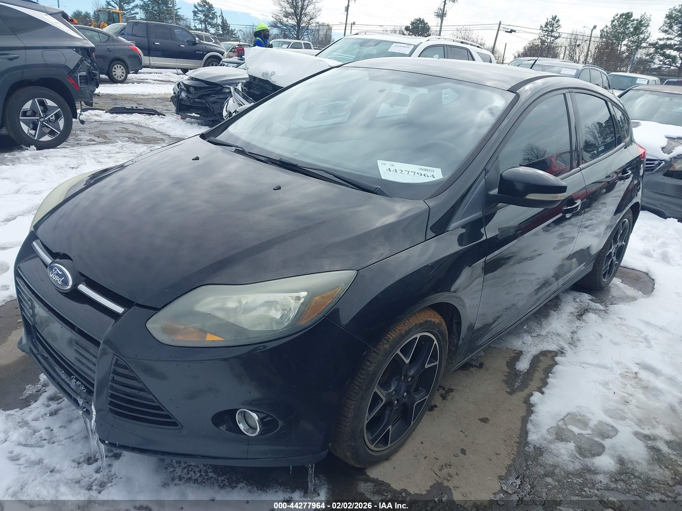FORD FOCUS image 2