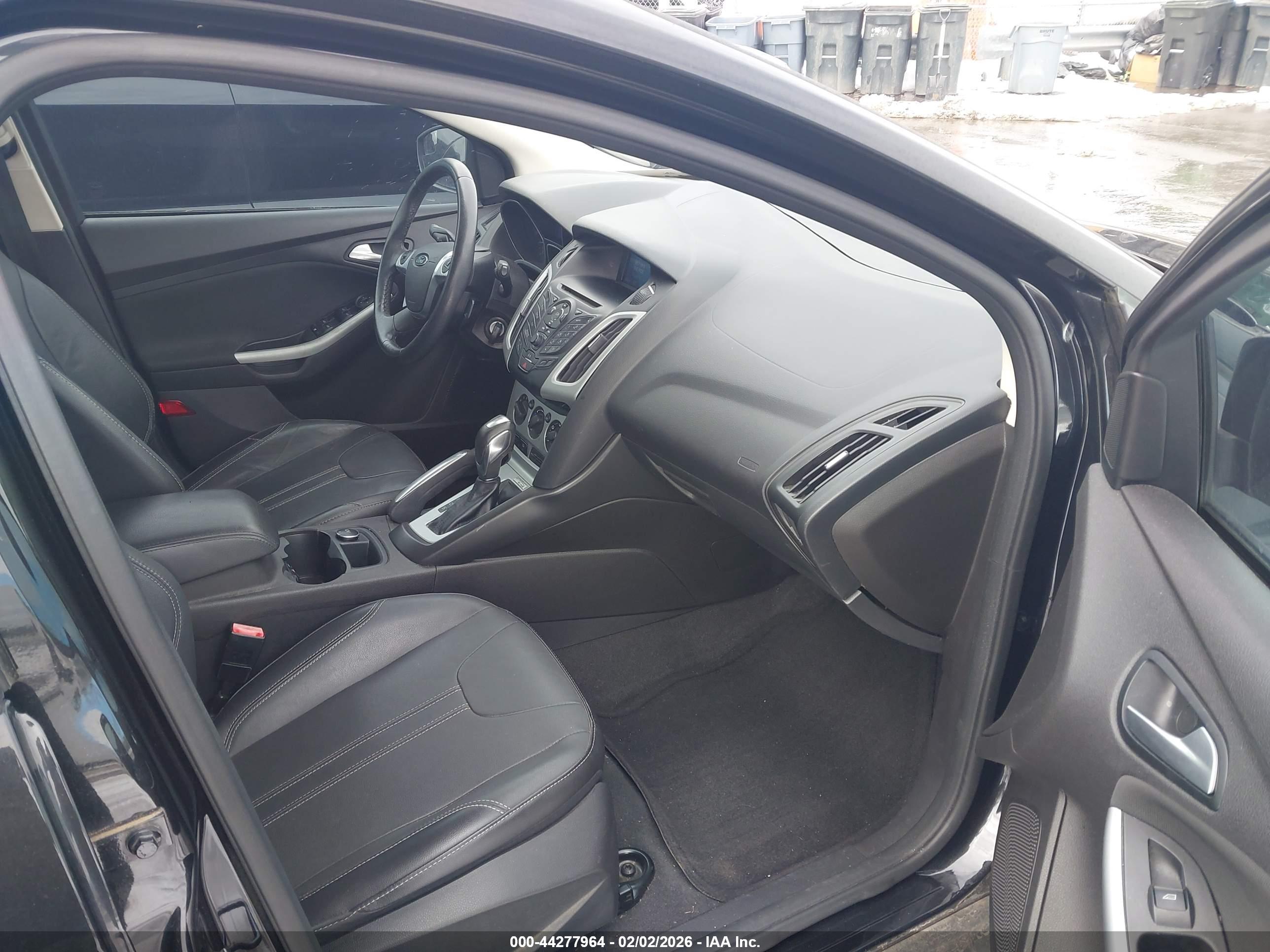 FORD FOCUS image 5