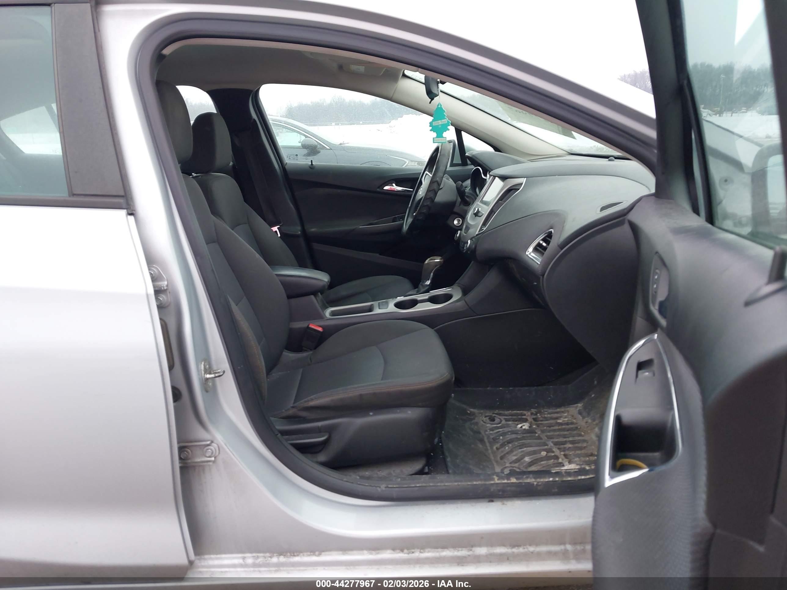 CHEVROLET CRUZE image 5