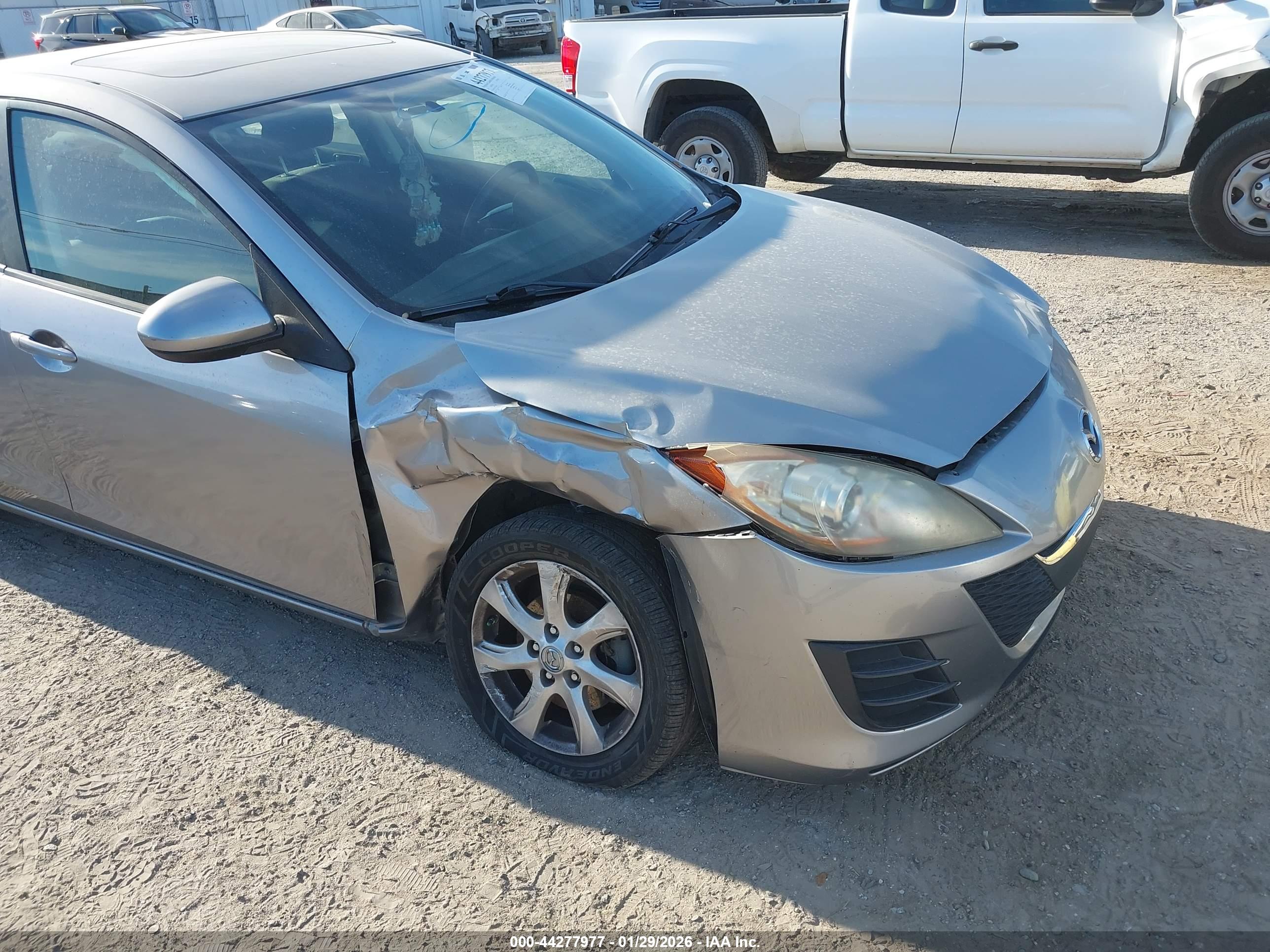 MAZDA MAZDA3 image 6