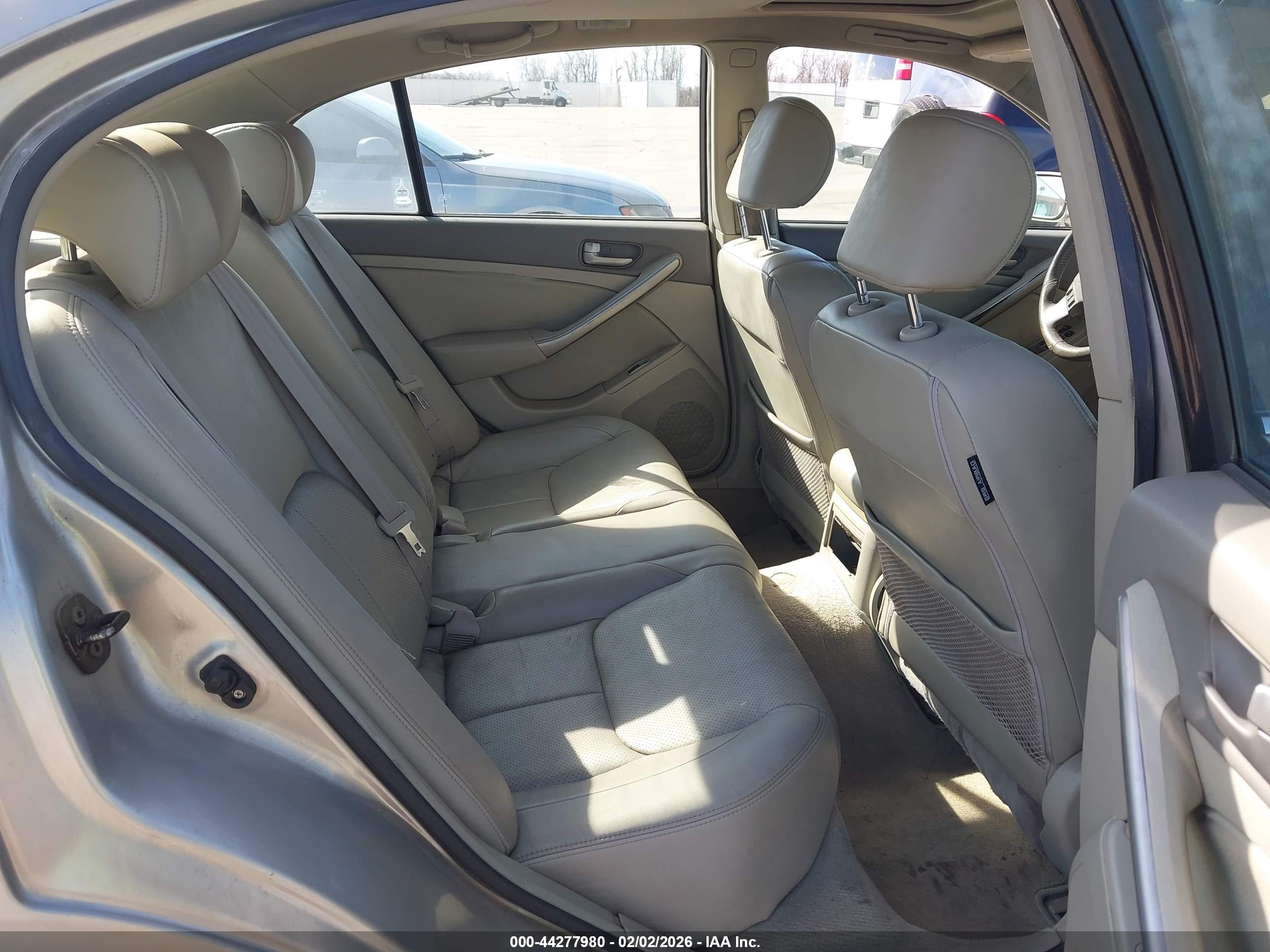 INFINITI G35 image 8