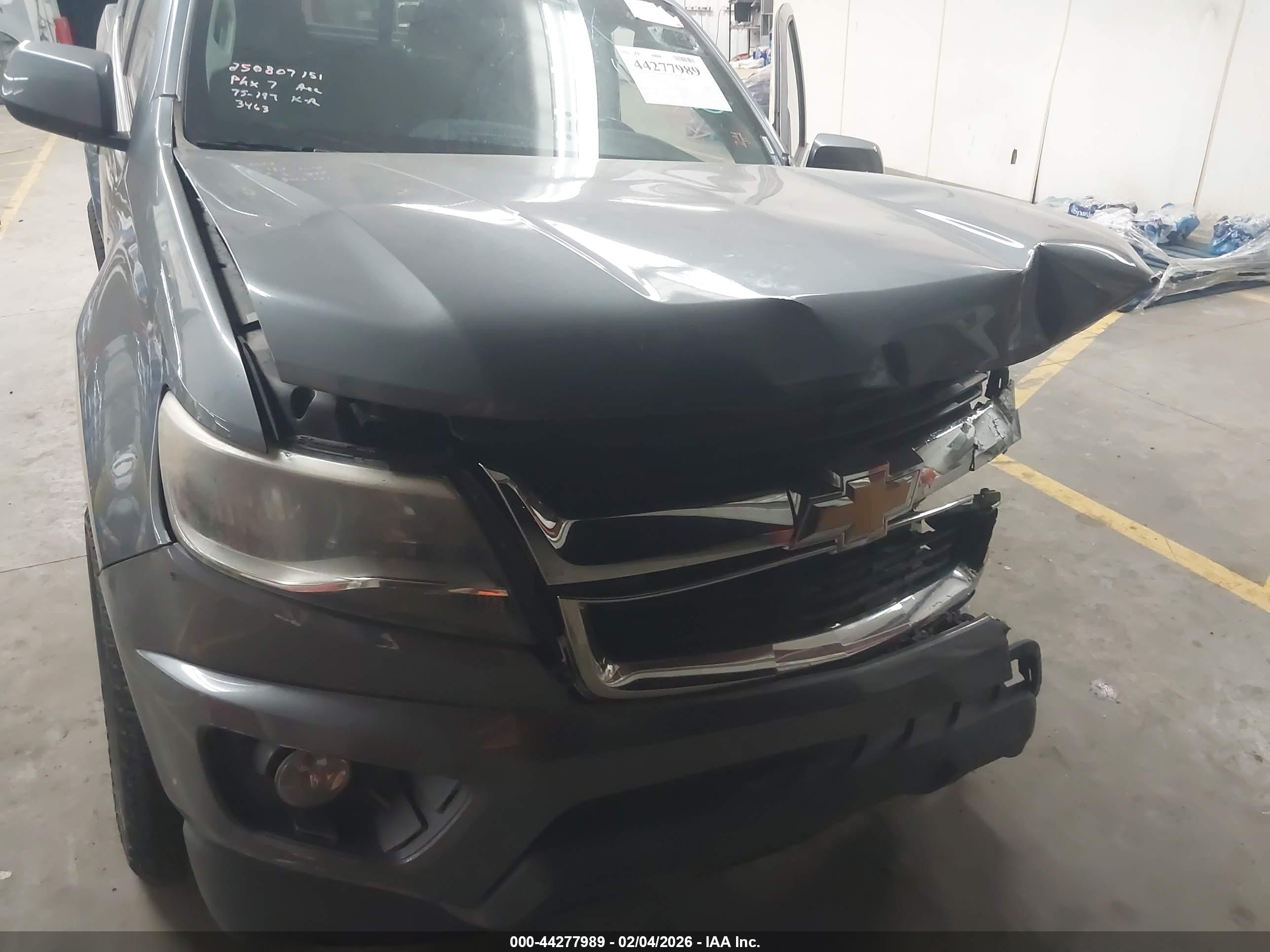 CHEVROLET COLORADO image 6