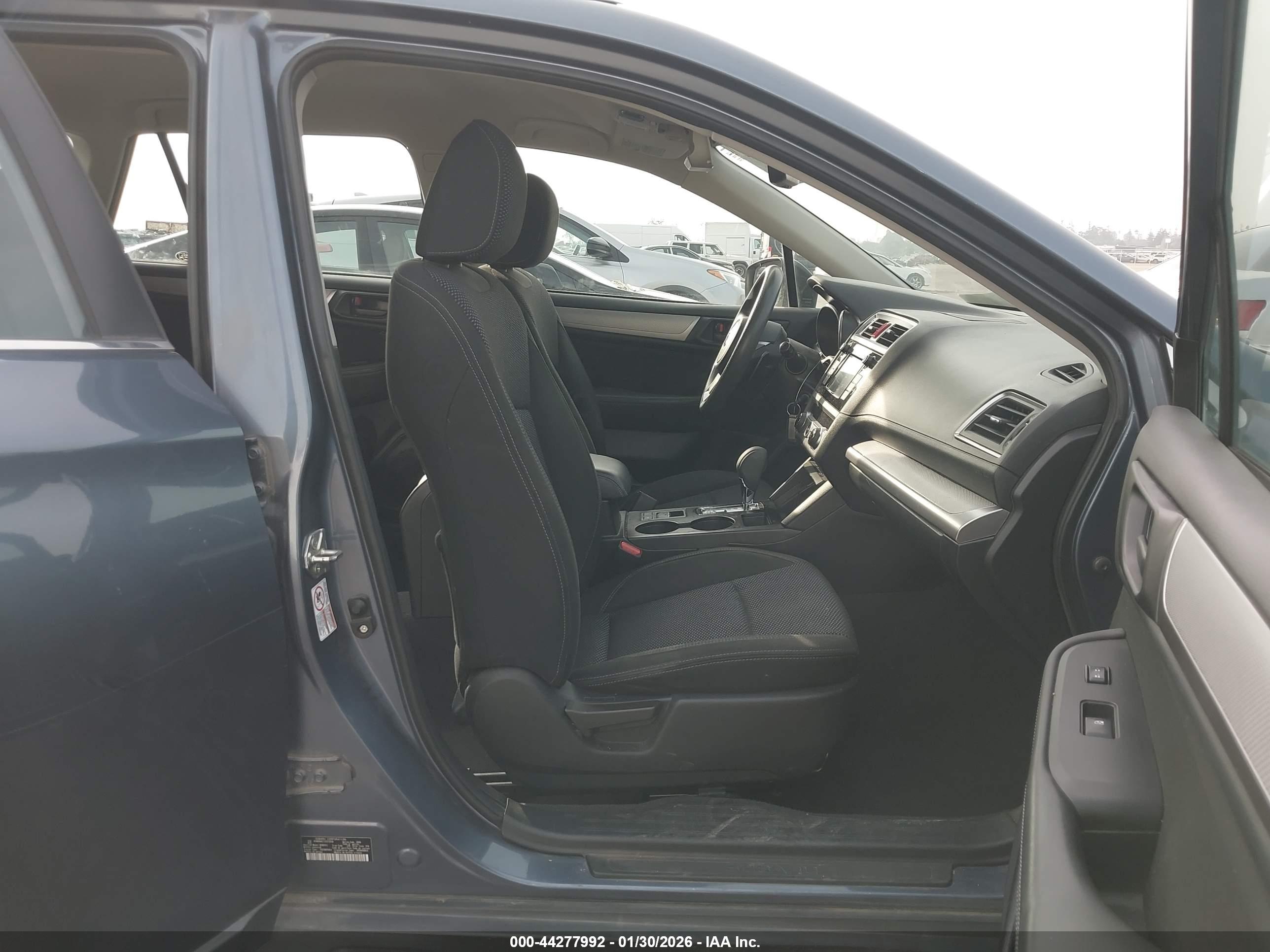 SUBARU OUTBACK image 5
