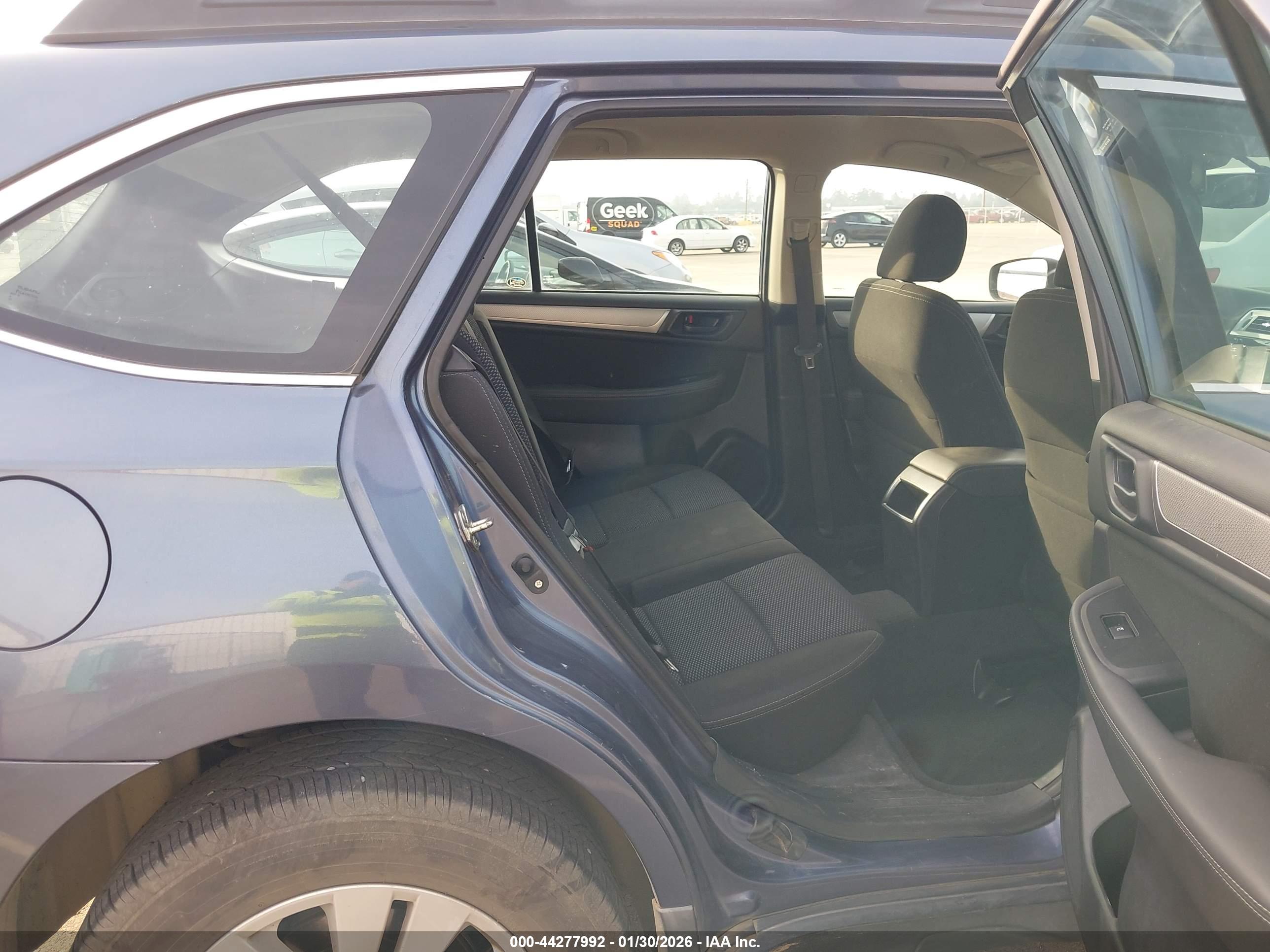 SUBARU OUTBACK image 8