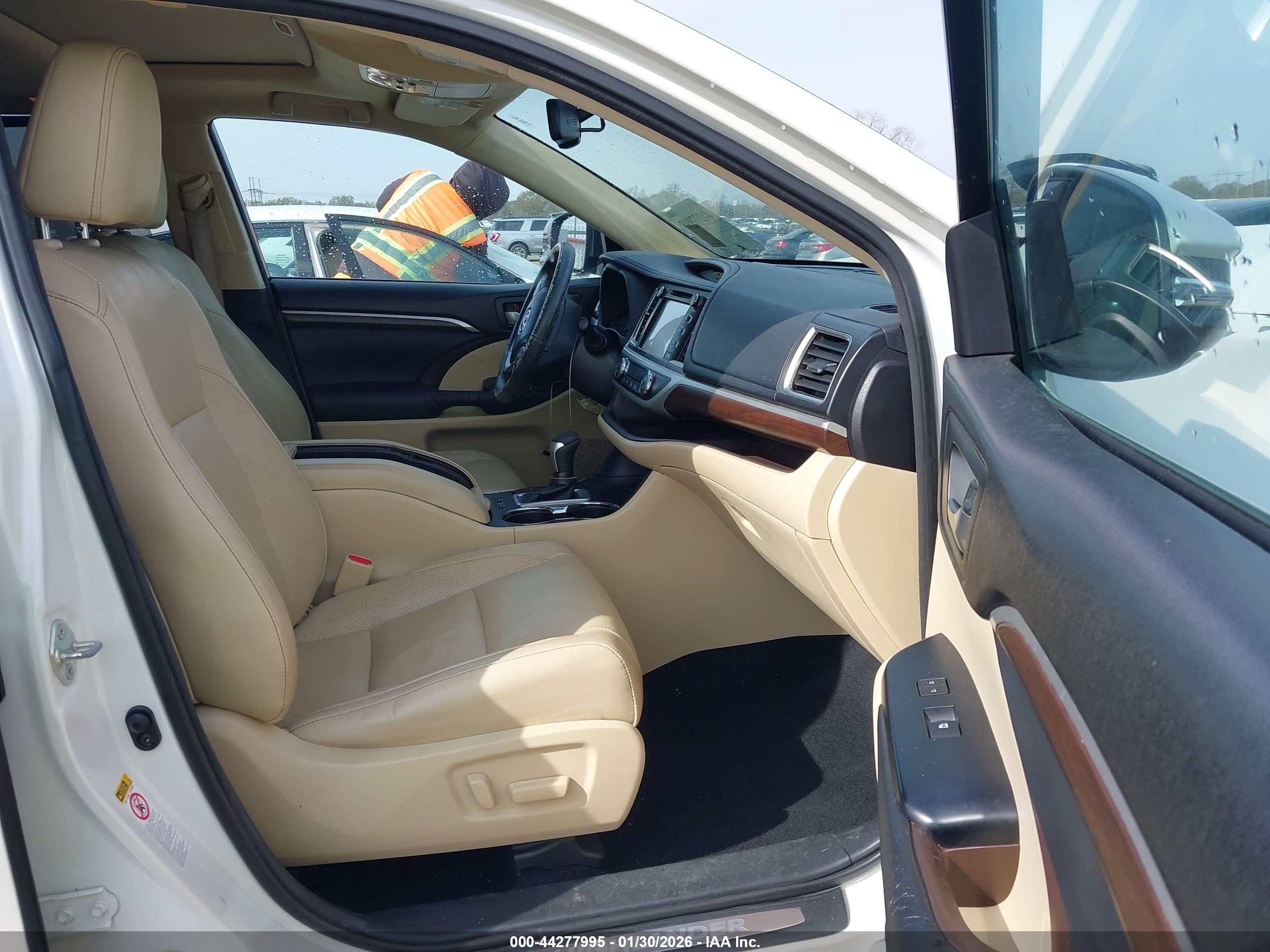 TOYOTA HIGHLANDER image 5