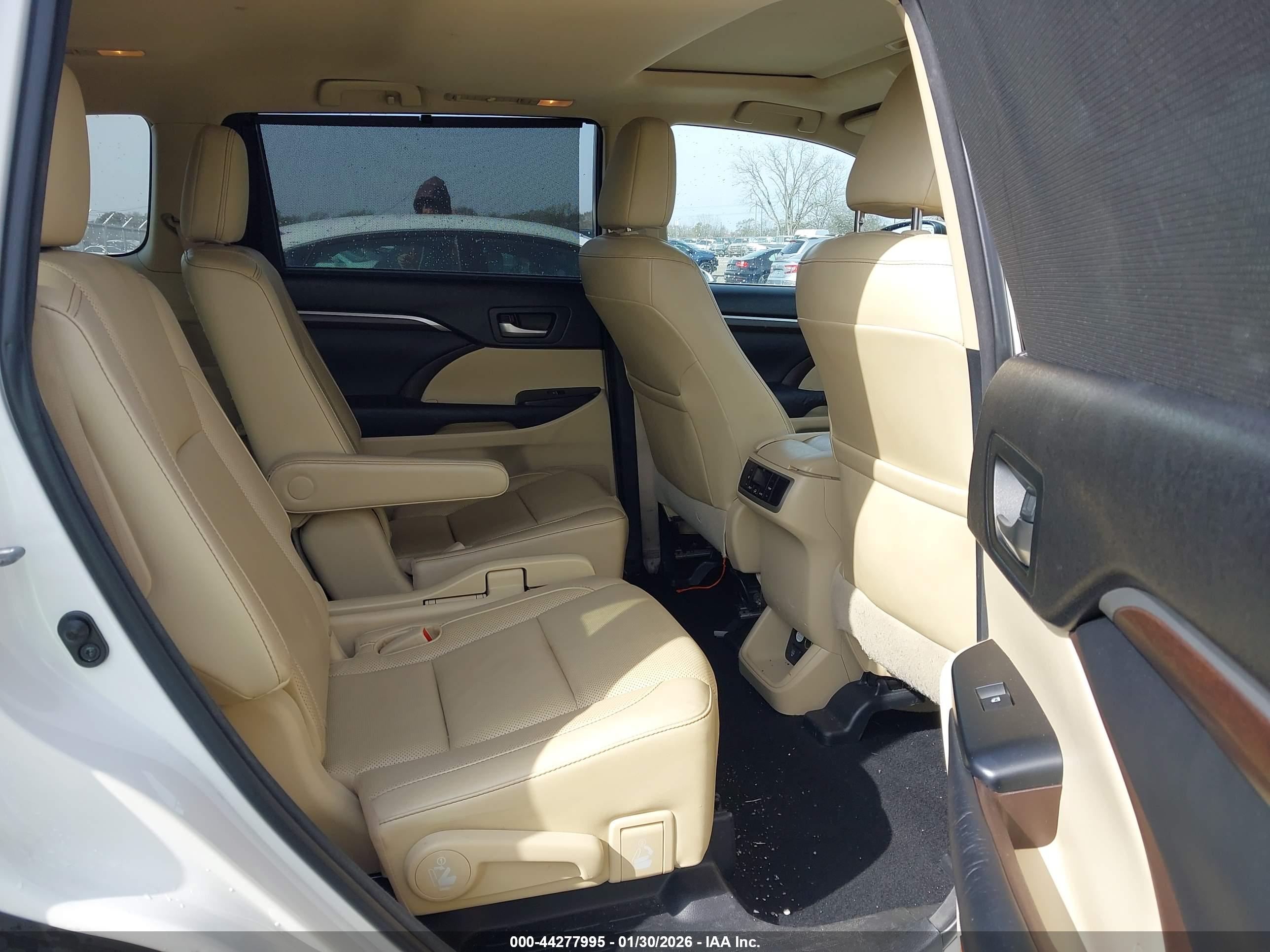 TOYOTA HIGHLANDER image 8