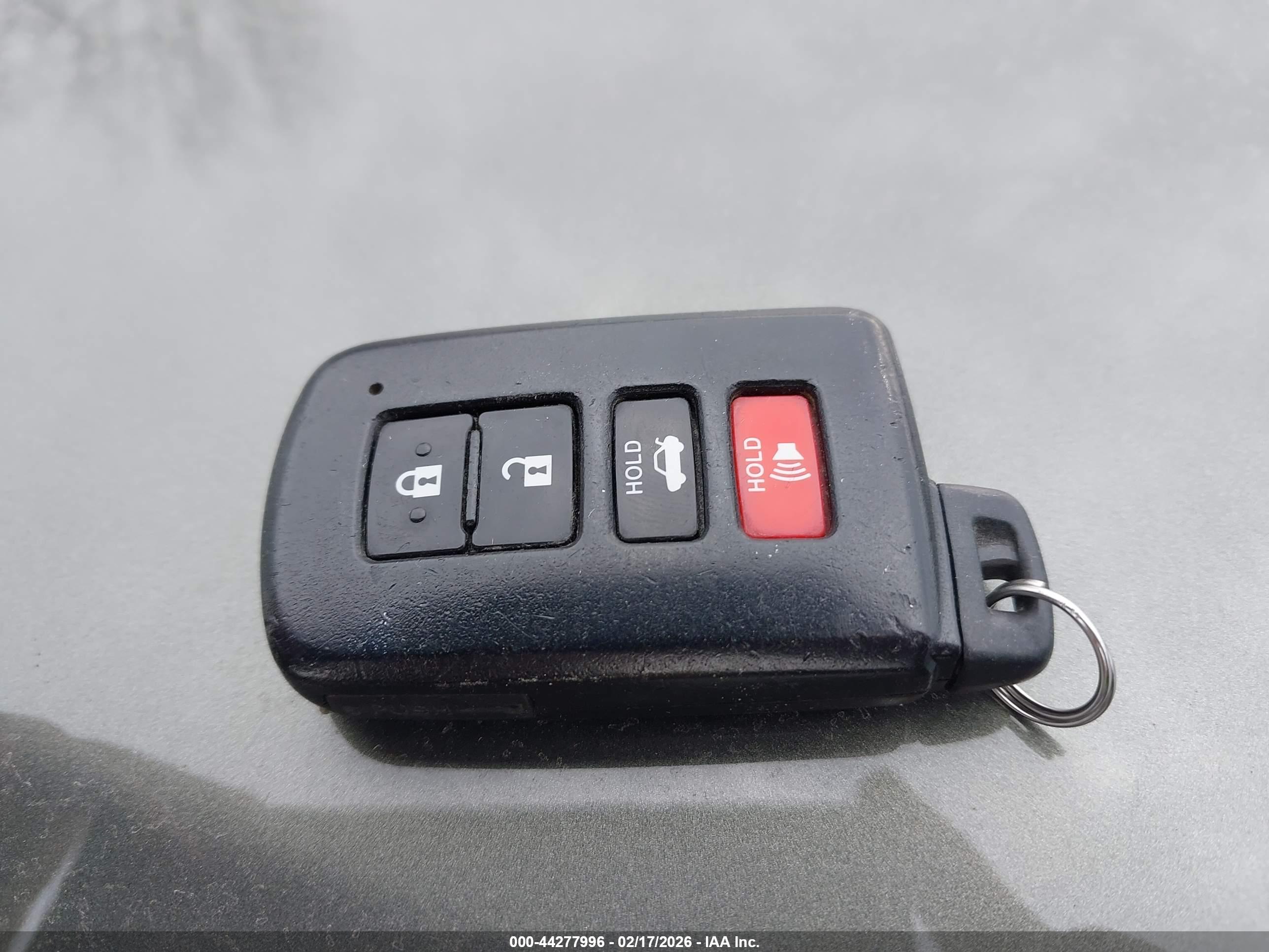 TOYOTA CAMRY image 11