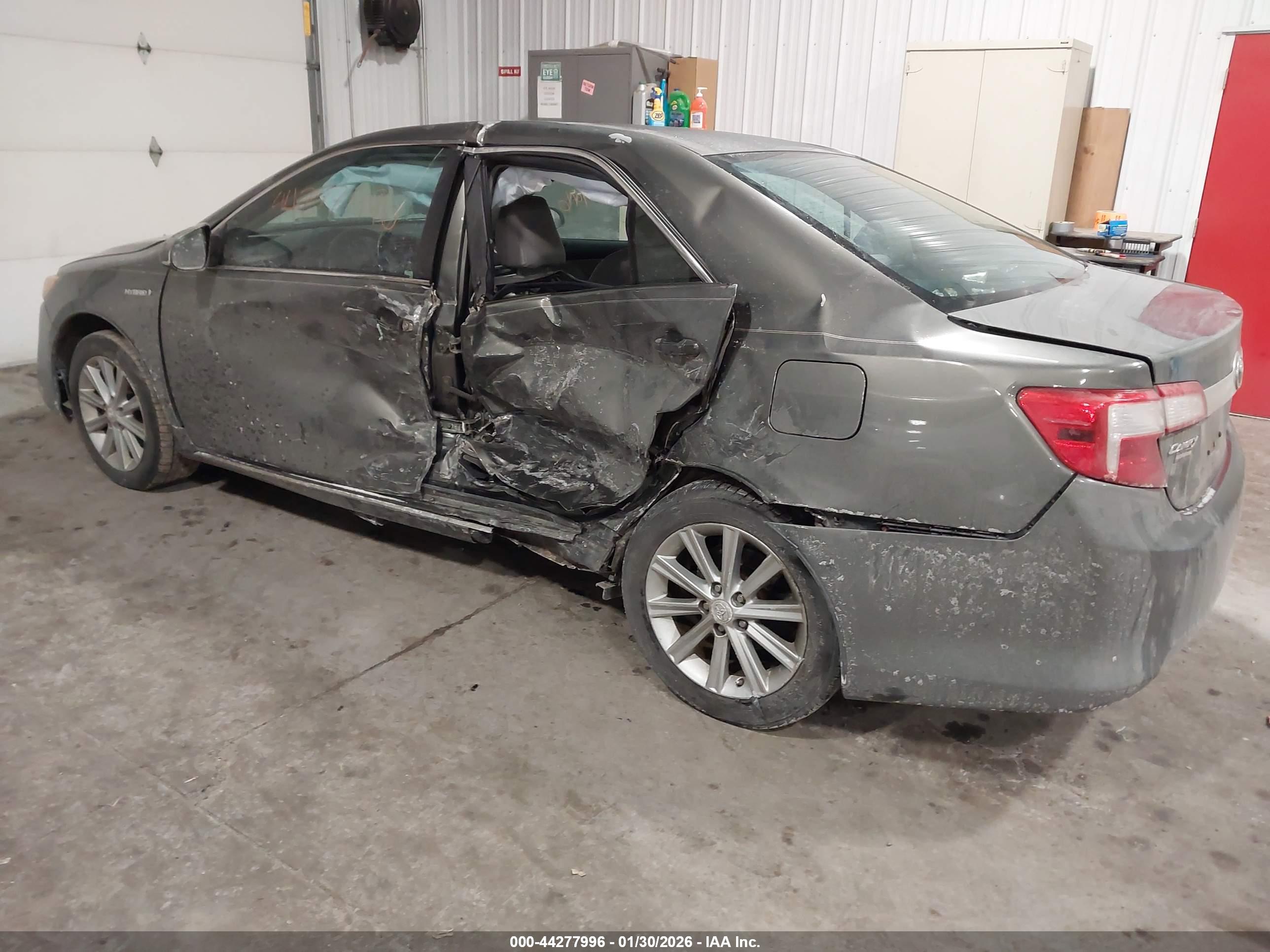 TOYOTA CAMRY image 3