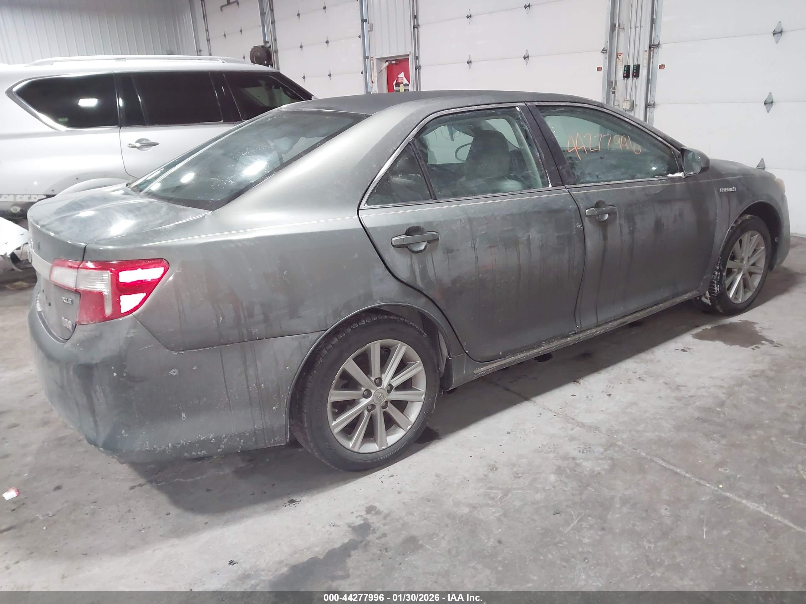 TOYOTA CAMRY image 4