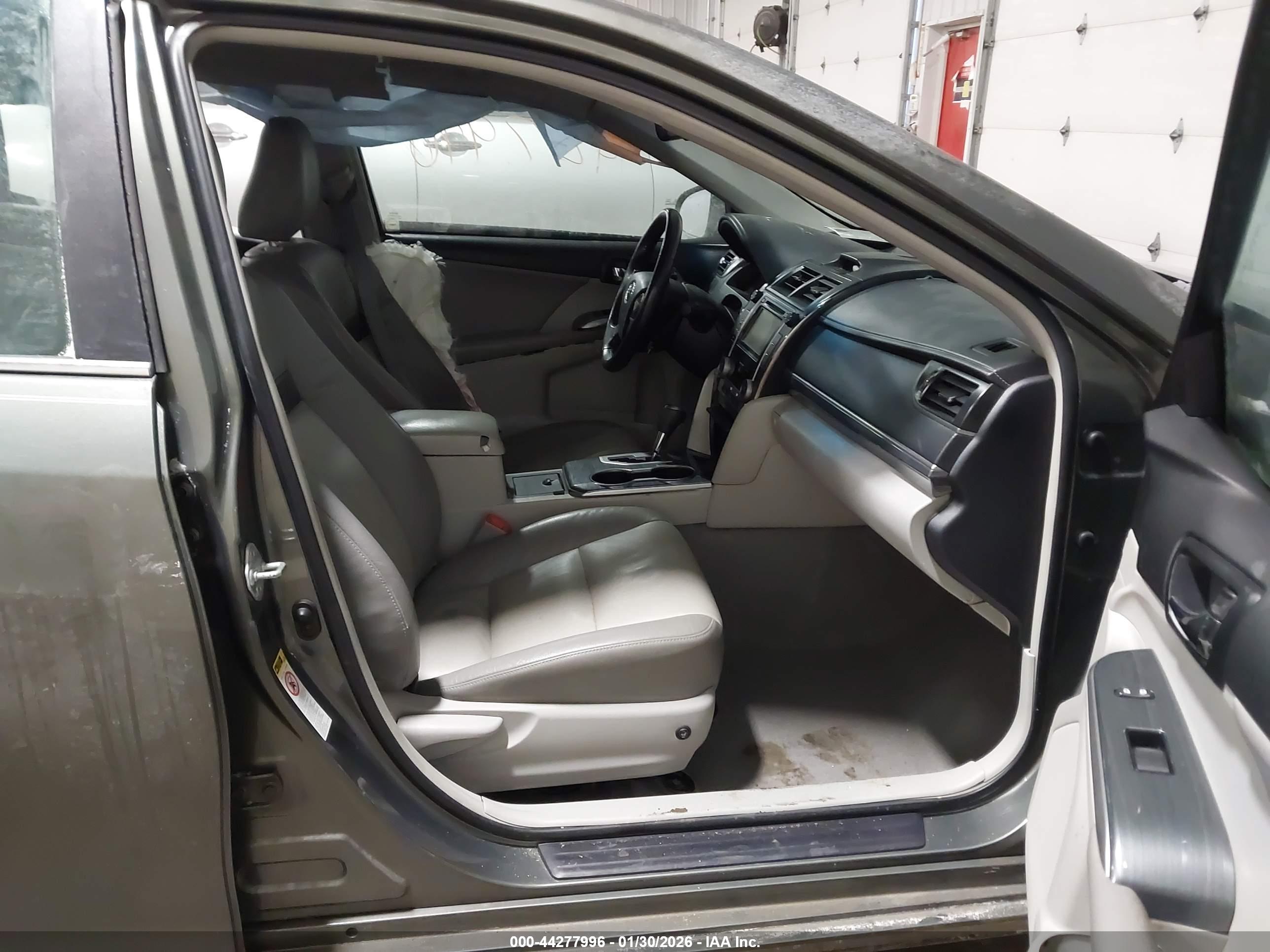 TOYOTA CAMRY image 5