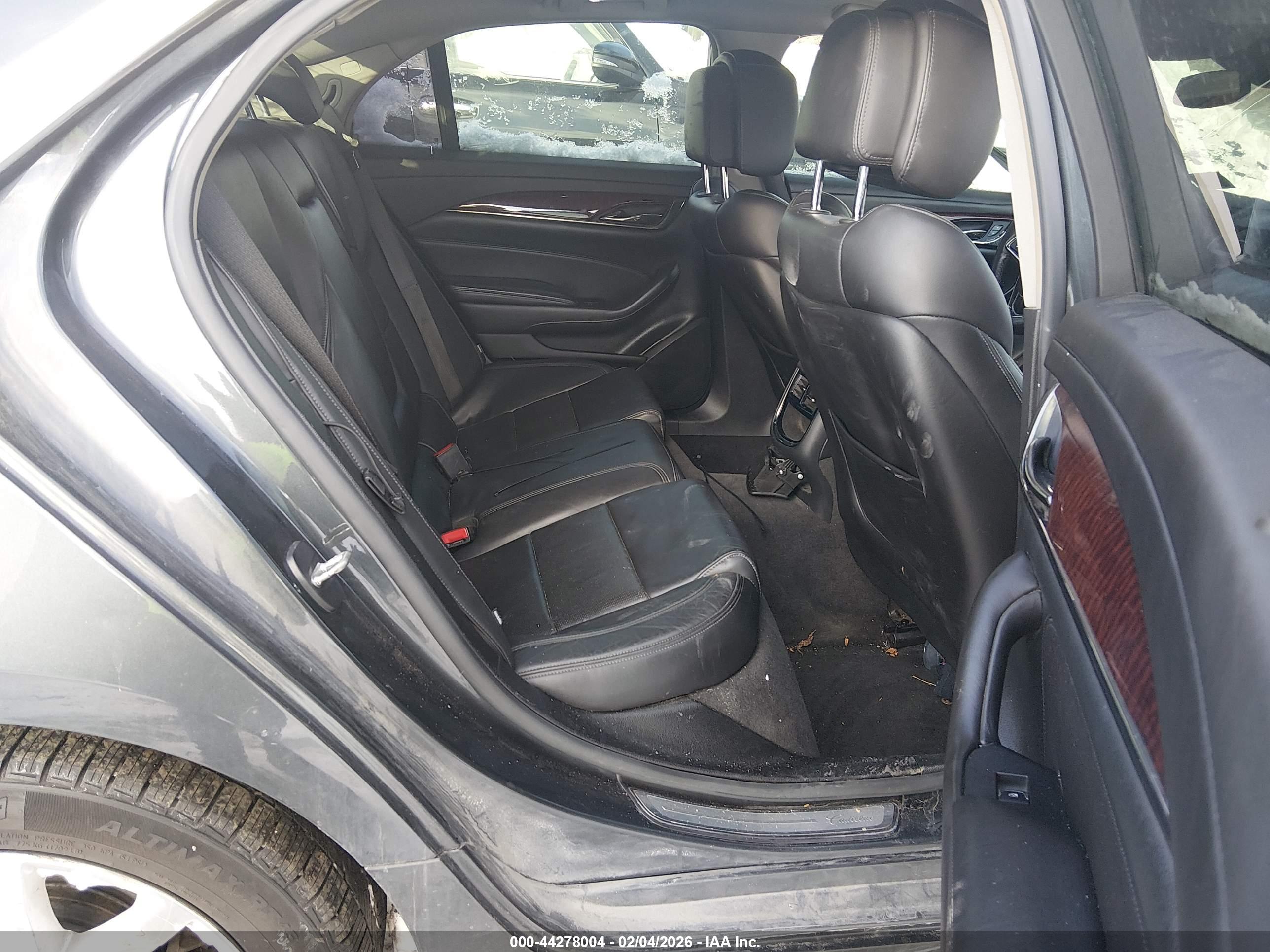 CADILLAC CTS image 8