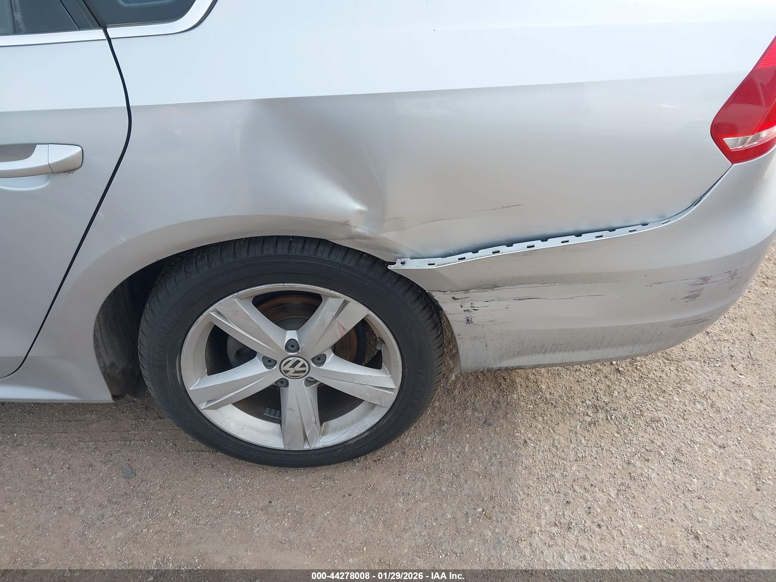 VOLKSWAGEN PASSAT image 6