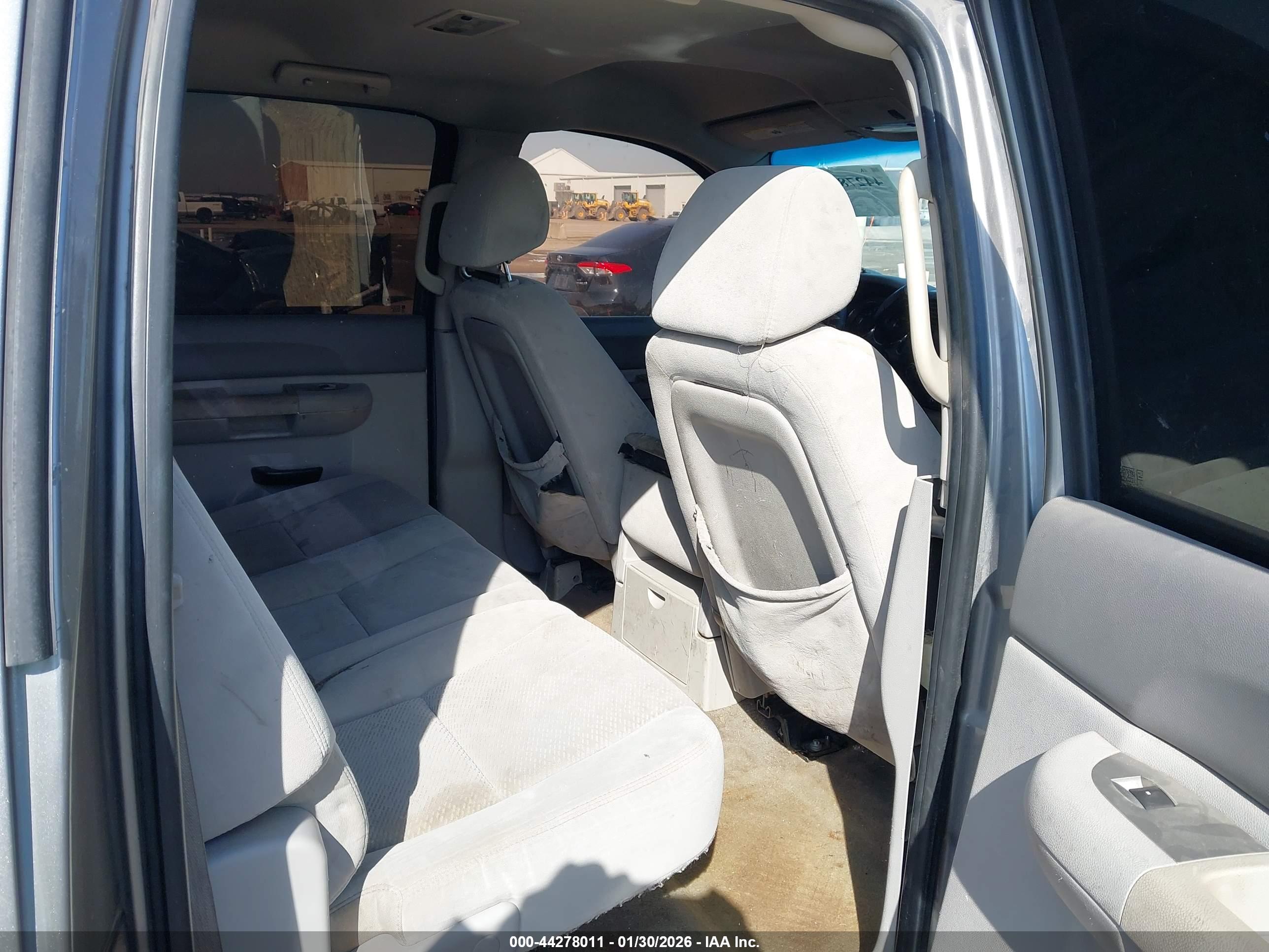 GMC SIERRA image 8