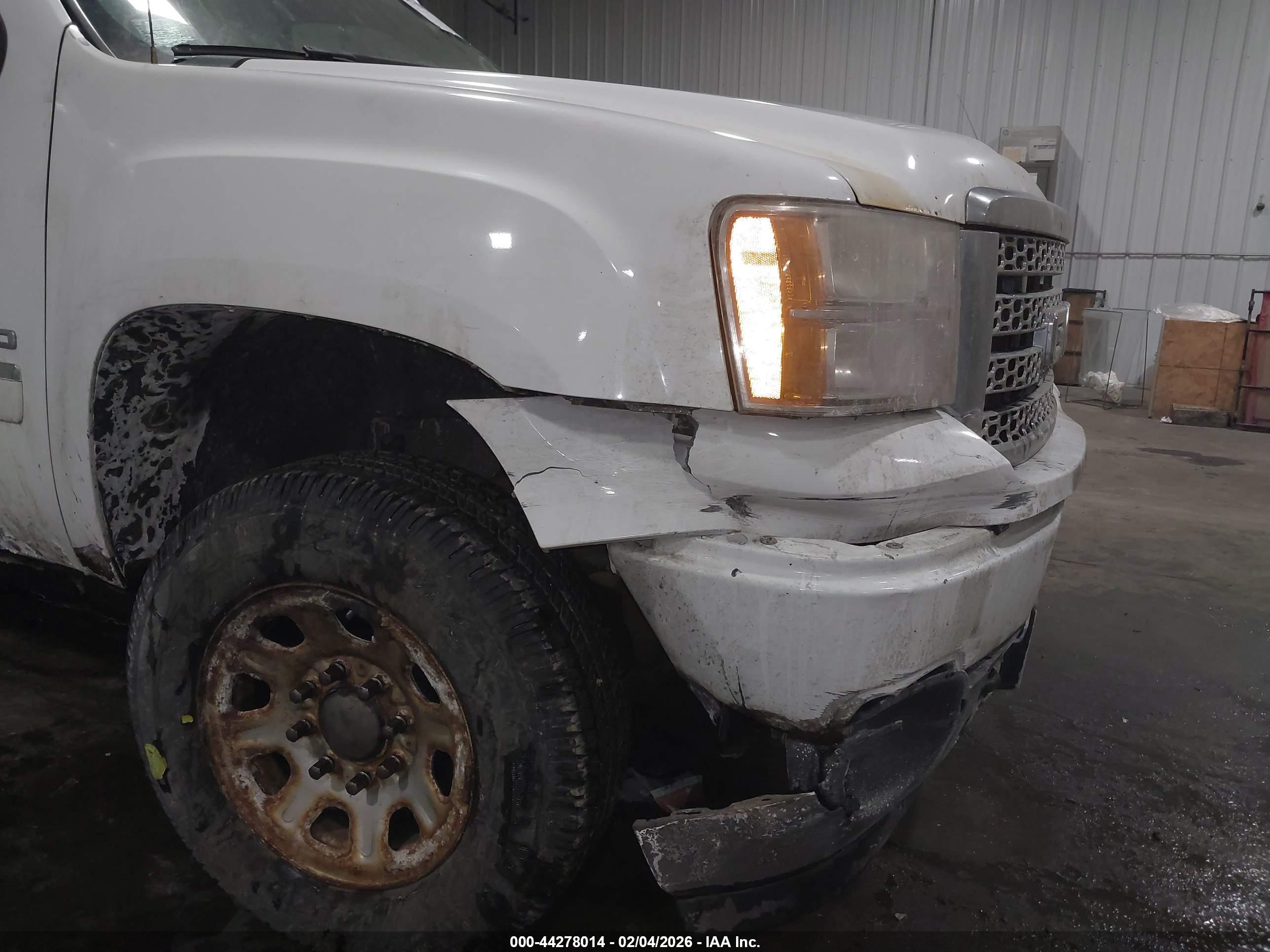 GMC SIERRA image 6