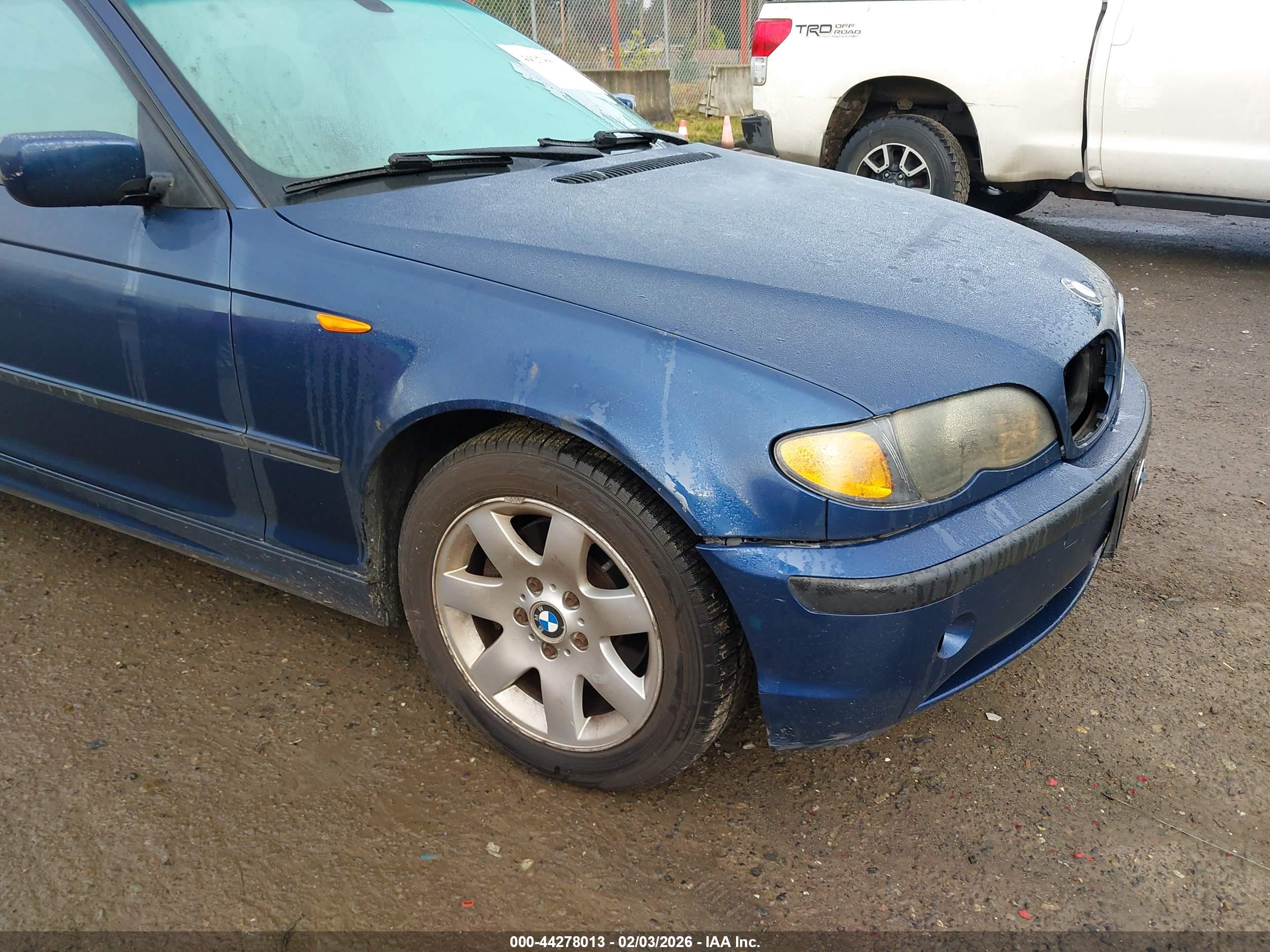 BMW 325I image 6