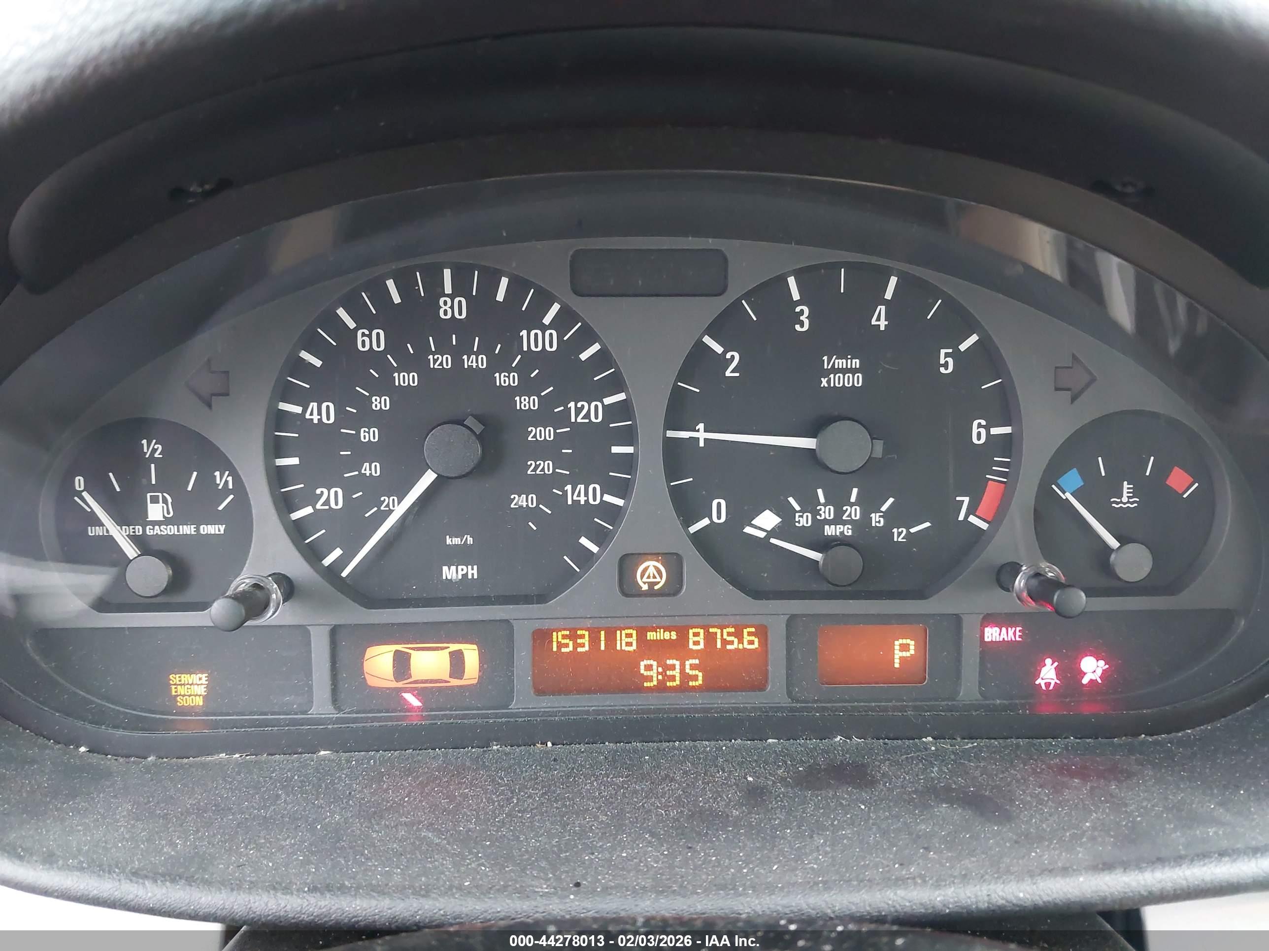 BMW 325I image 7