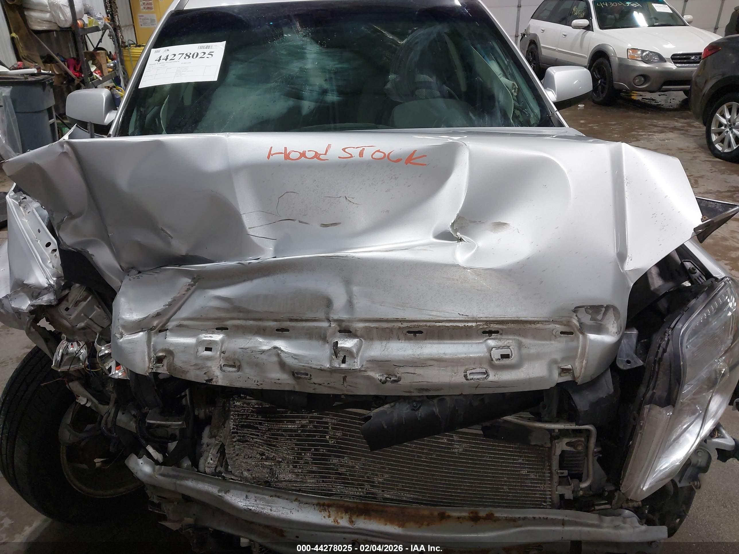 GMC TERRAIN image 10