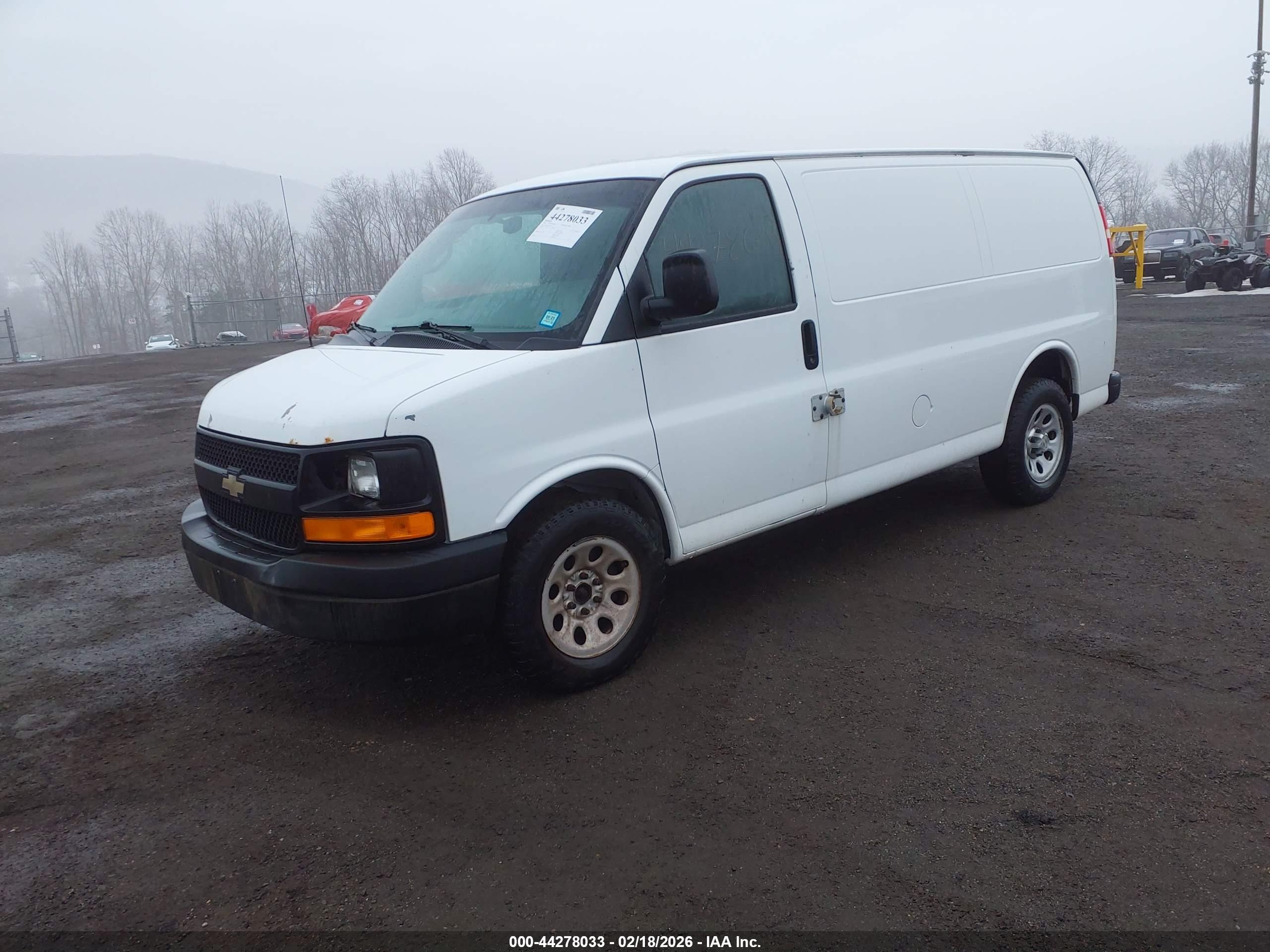CHEVROLET EXPRESS image 2