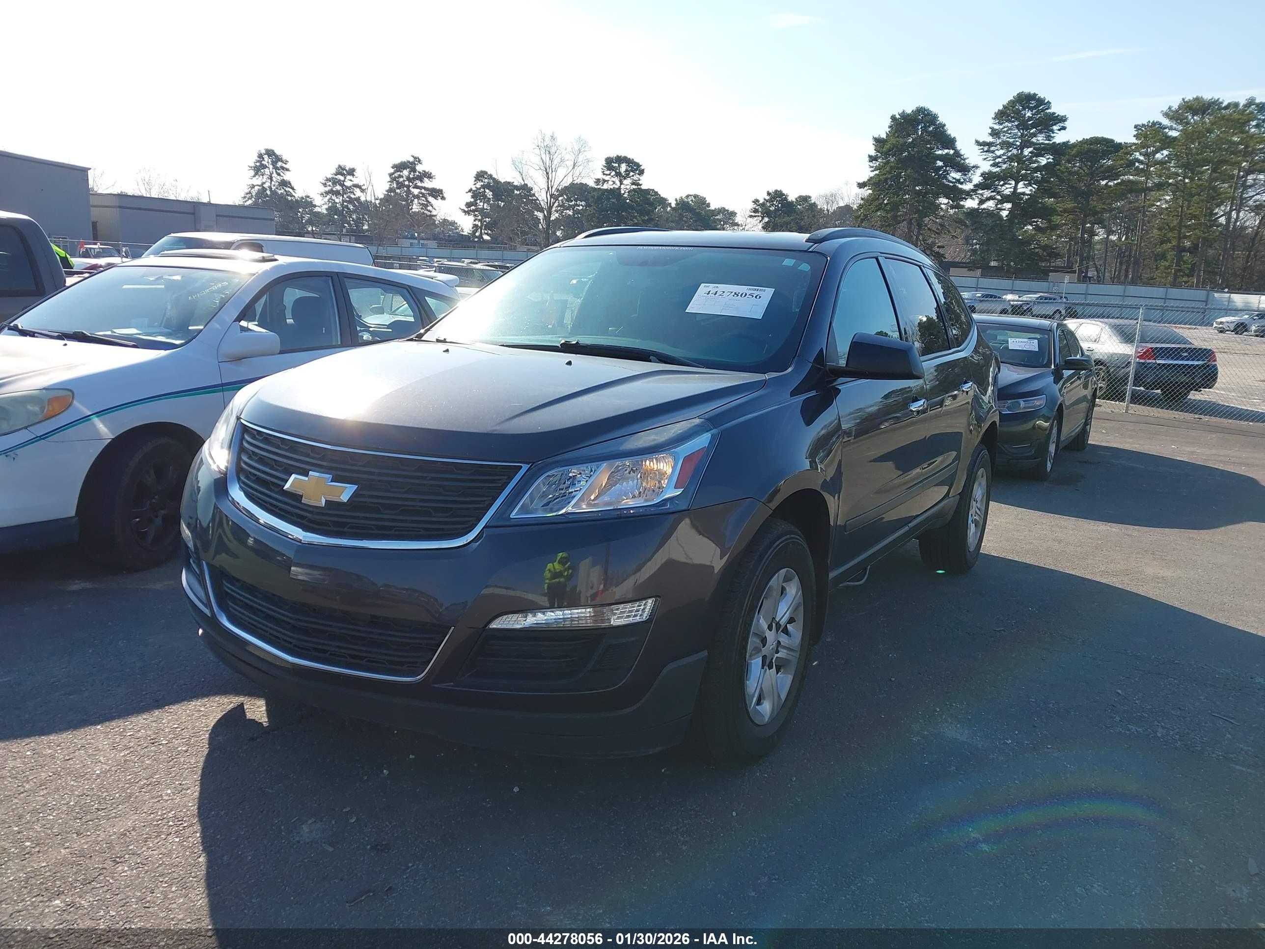CHEVROLET TRAVERSE image 2