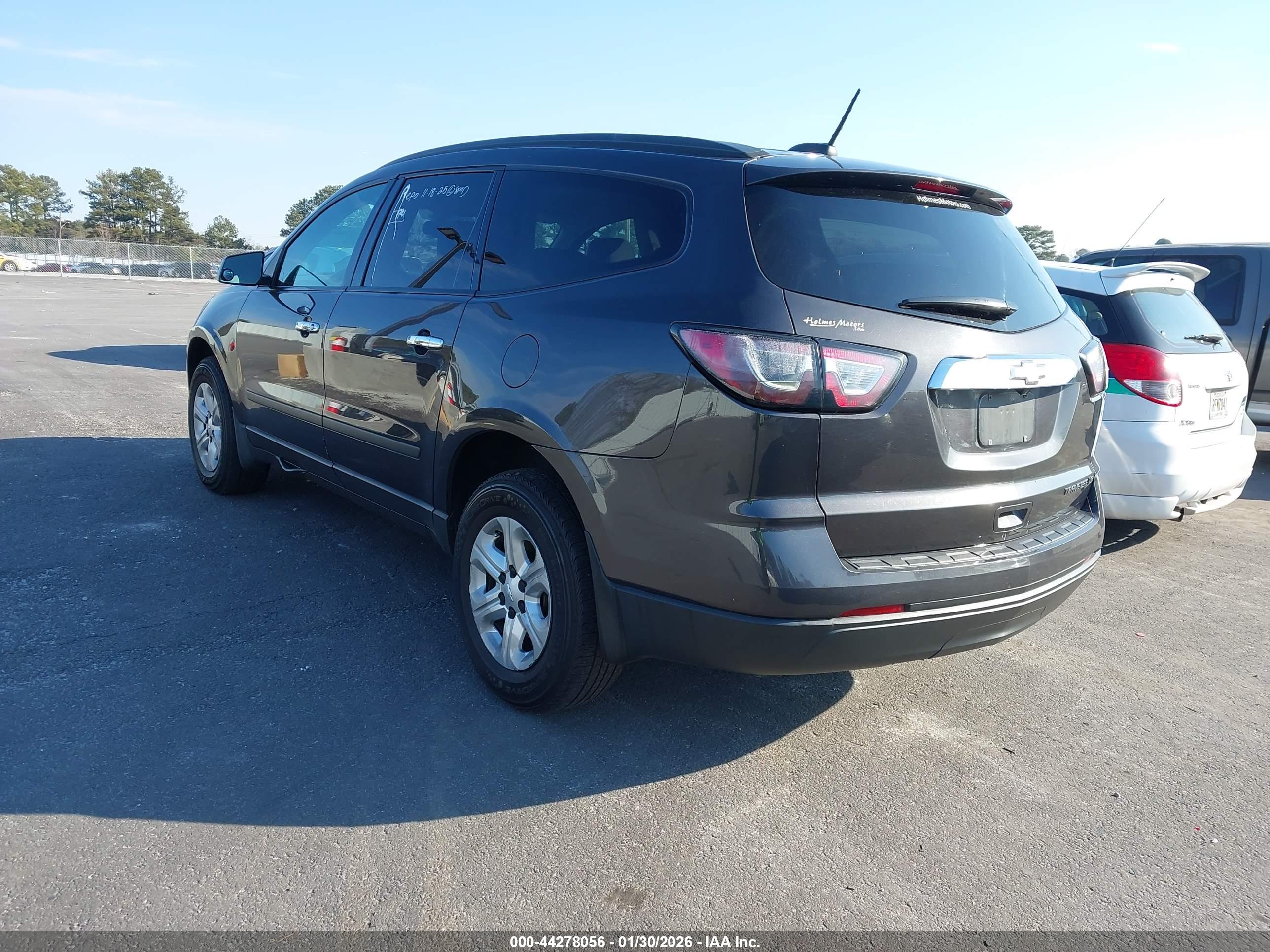 CHEVROLET TRAVERSE image 3