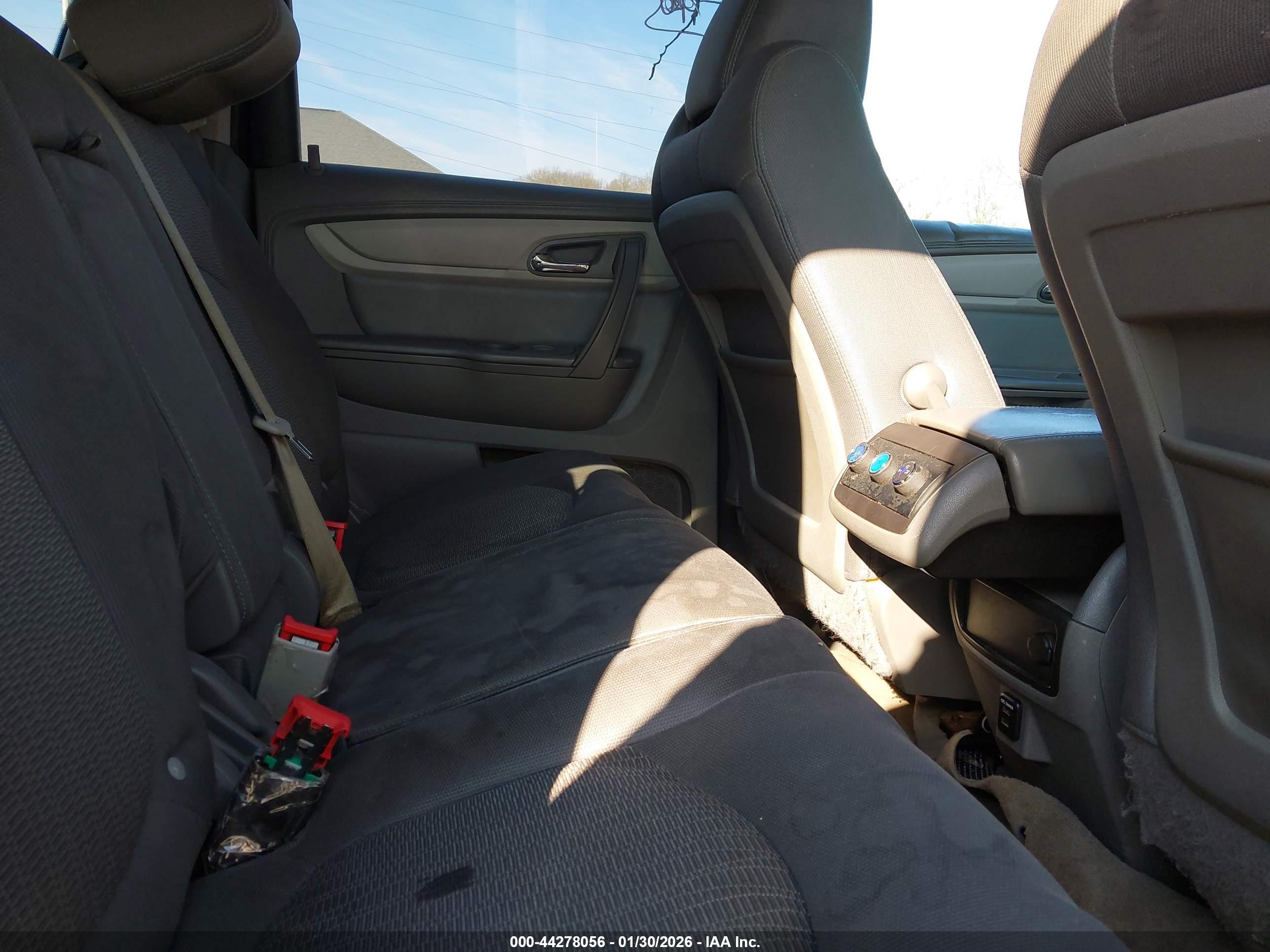 CHEVROLET TRAVERSE image 8