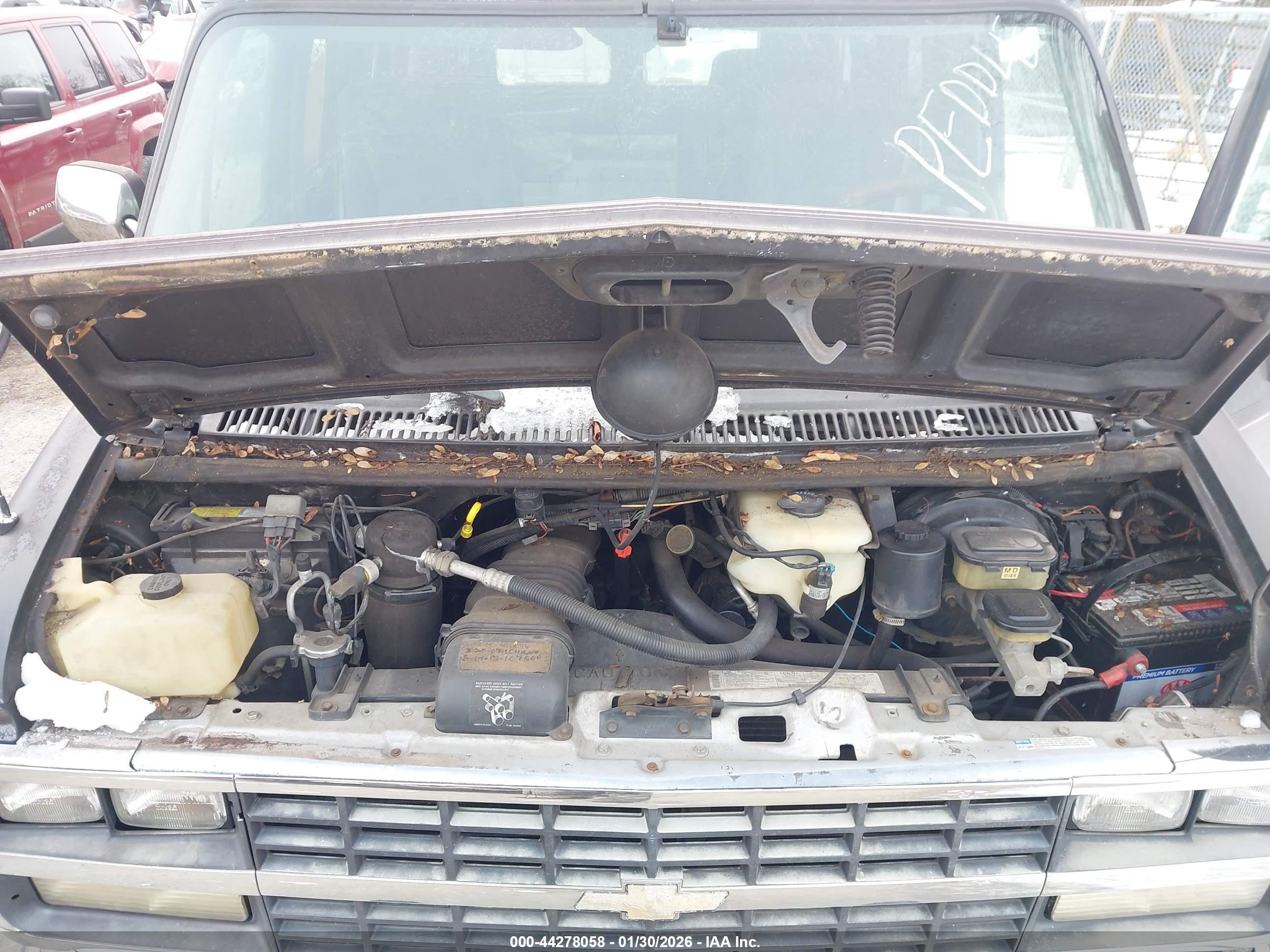 CHEVROLET G20 image 10
